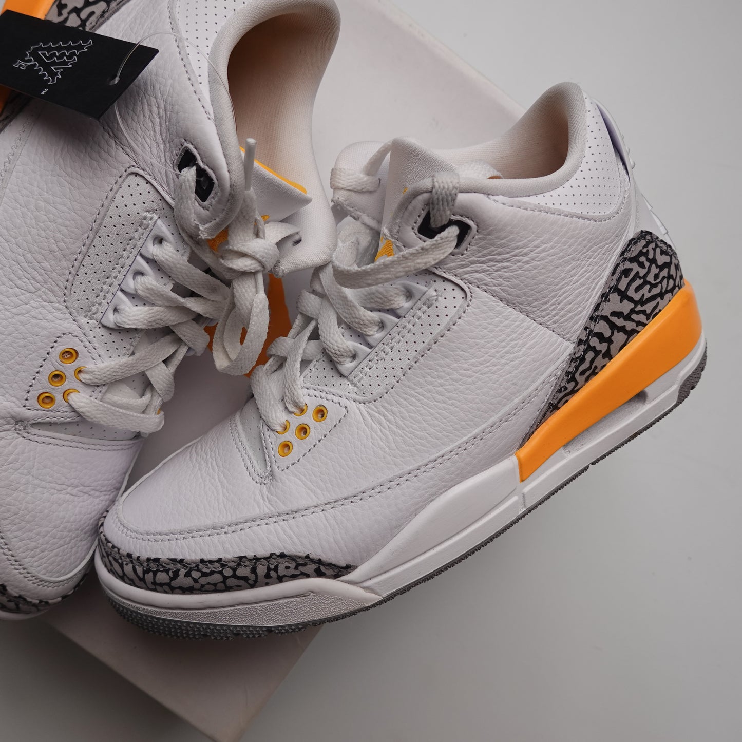 Jordan 3 Laser Orange - Women's 7.5