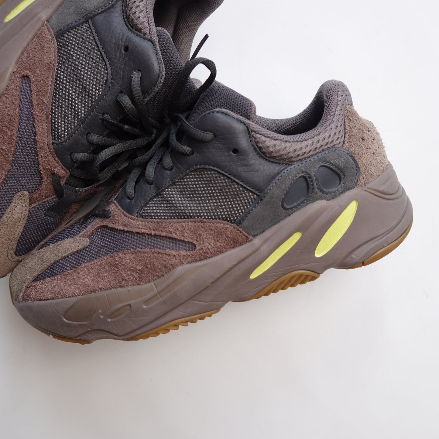 Yeezy 700 Mauve - Size 10.5