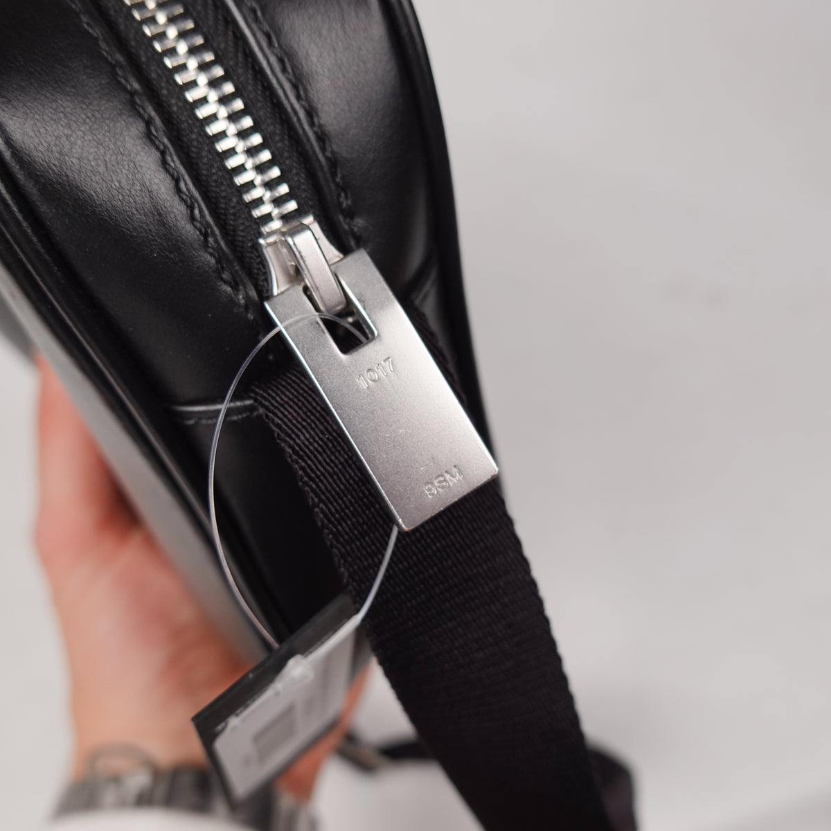 1017 Alyx 9Sm Black Leather Buckle Bag