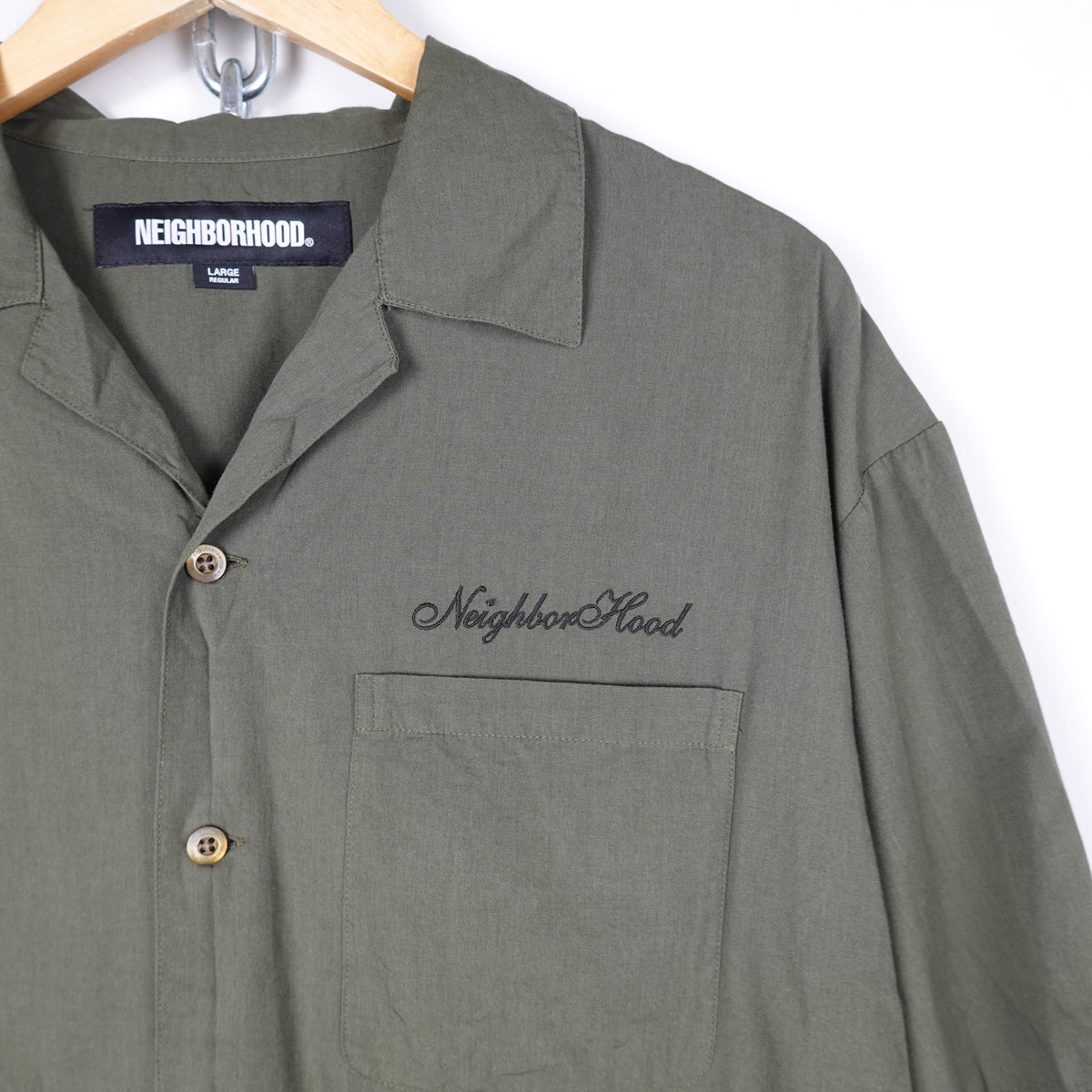 Neighborhood Green S/S Button up - Size L