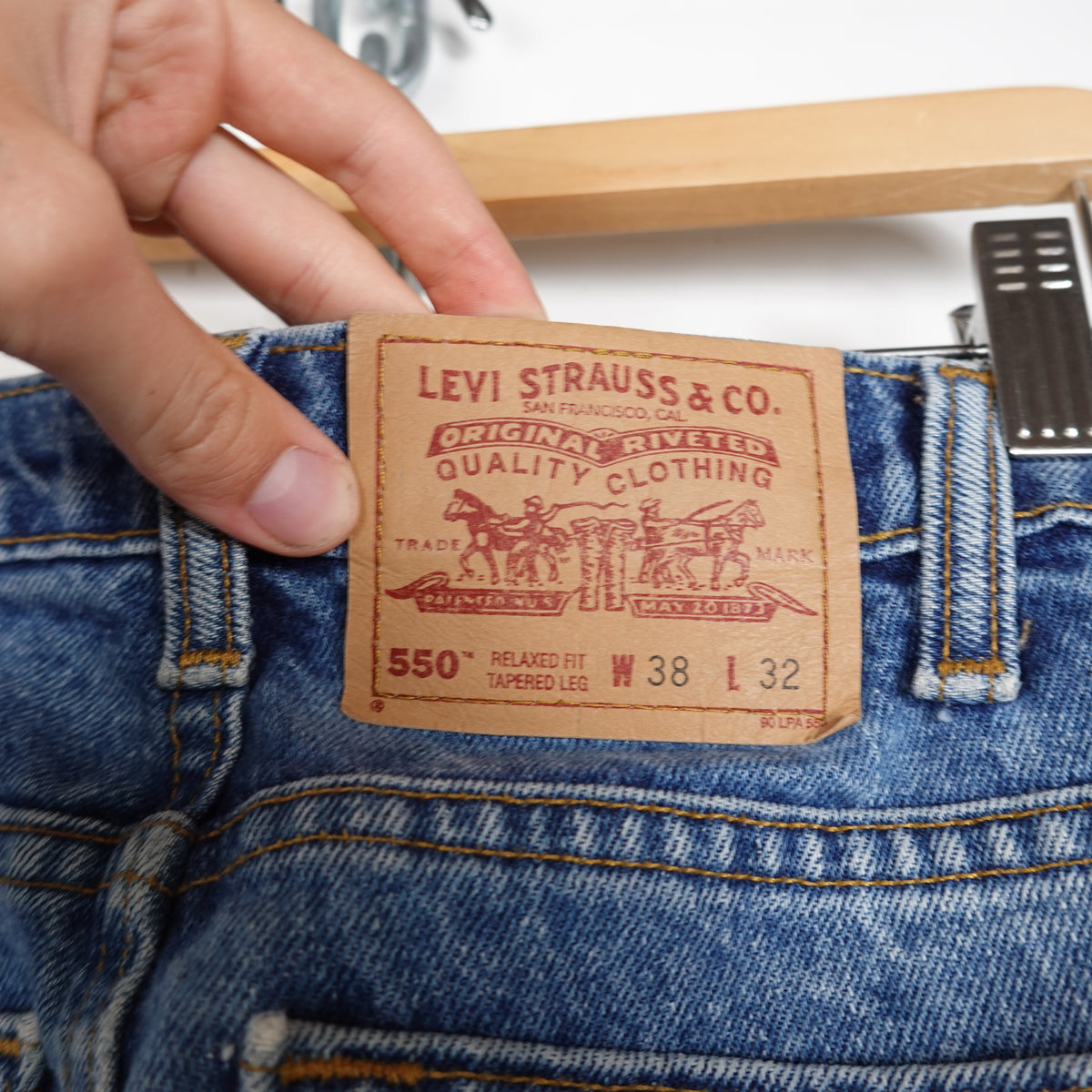 Vintage Levi's 550 Blue Denim Pants - Size 36