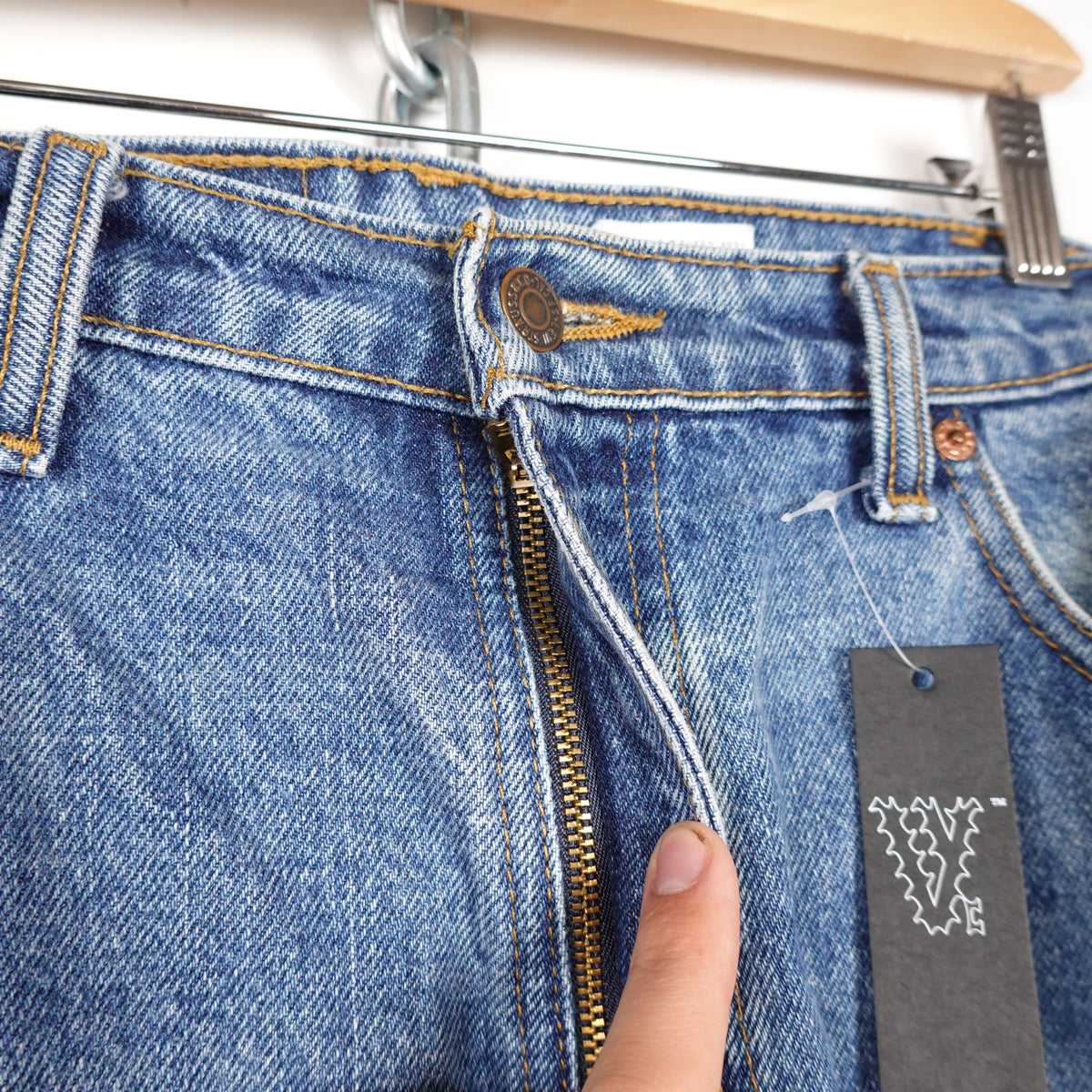 Vintage Levi's 550 Blue Denim Pants - Size 36