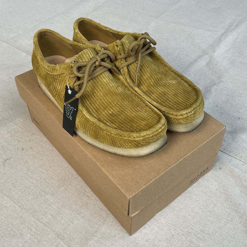 Clarks Wallabee Mid Green - Size 10
