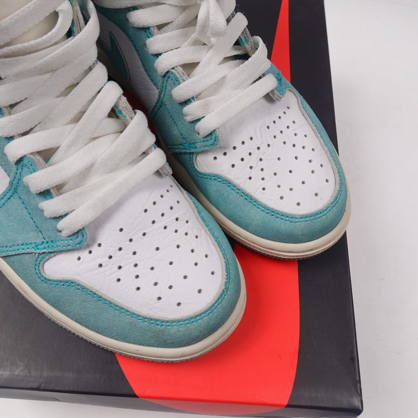 Jordan 1 Turbo Green - Size 7.5