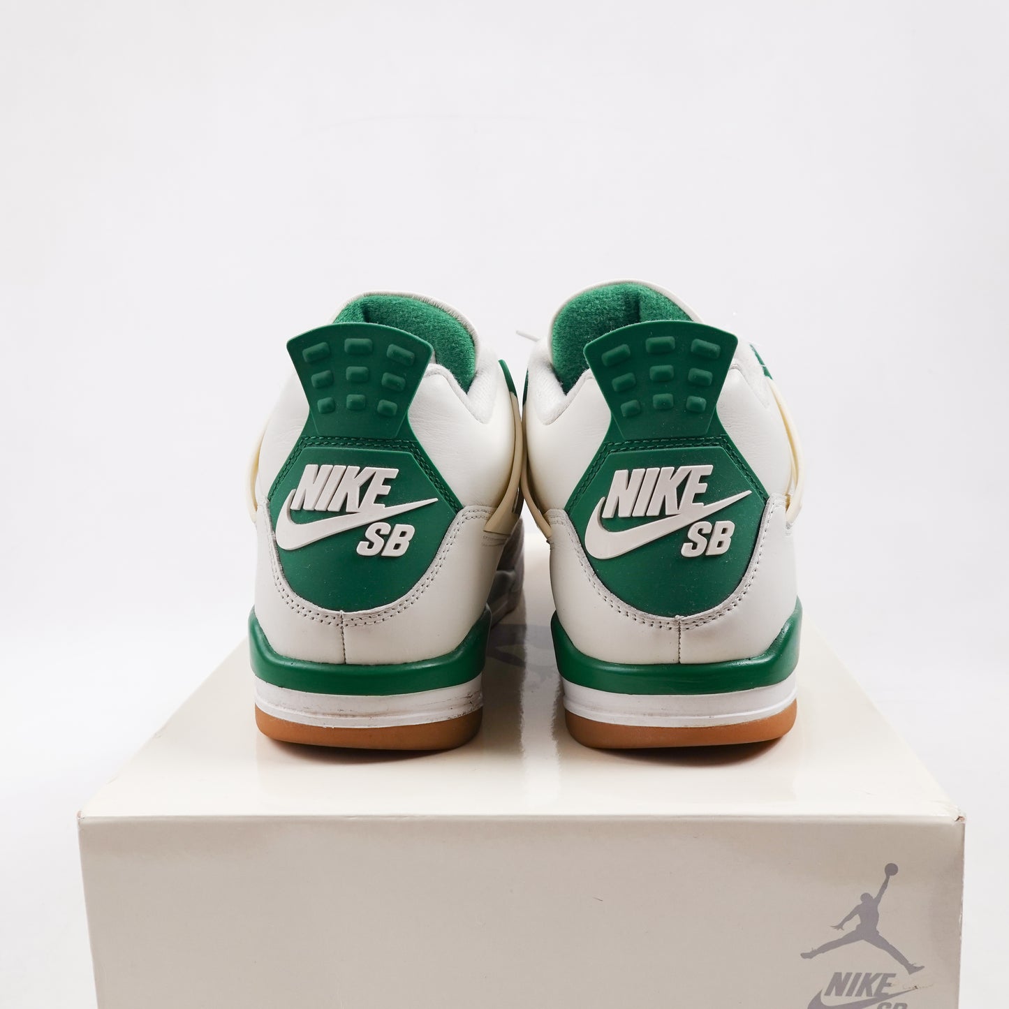 Jordan 4 SB Pine Green - Size 7.5