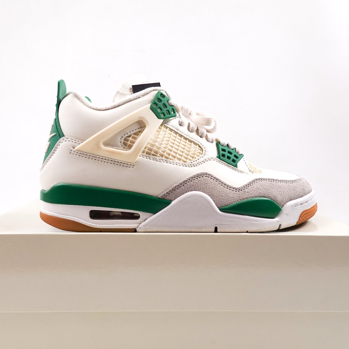 Jordan 4 SB Pine Green - Size 7.5