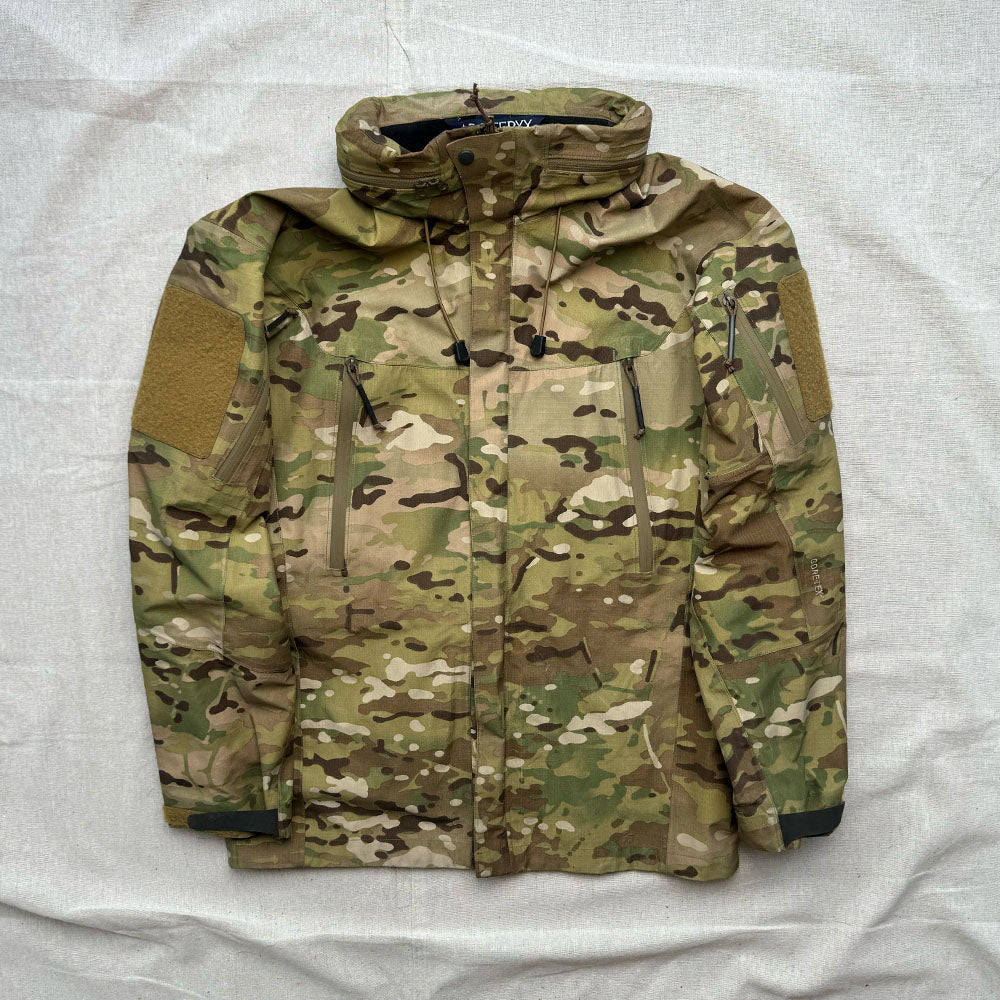 2012 Arc'teryx LEAF Alpha Gen 2 Gore-tex jacket - Size S