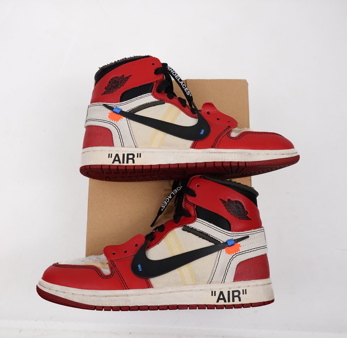 Off-White x Air Jordan 1 Retro High OG Chicago - Size 8