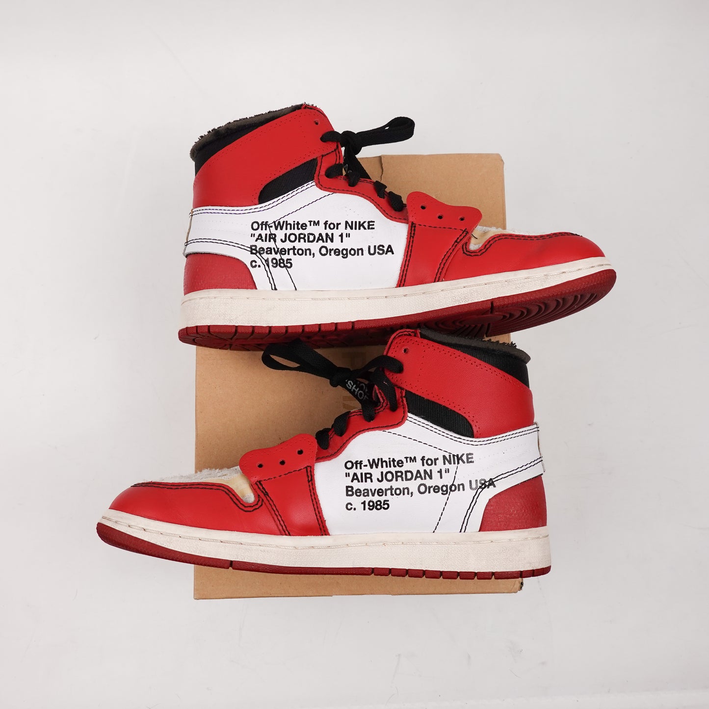 Off-White x Air Jordan 1 Retro High OG Chicago - Size 8