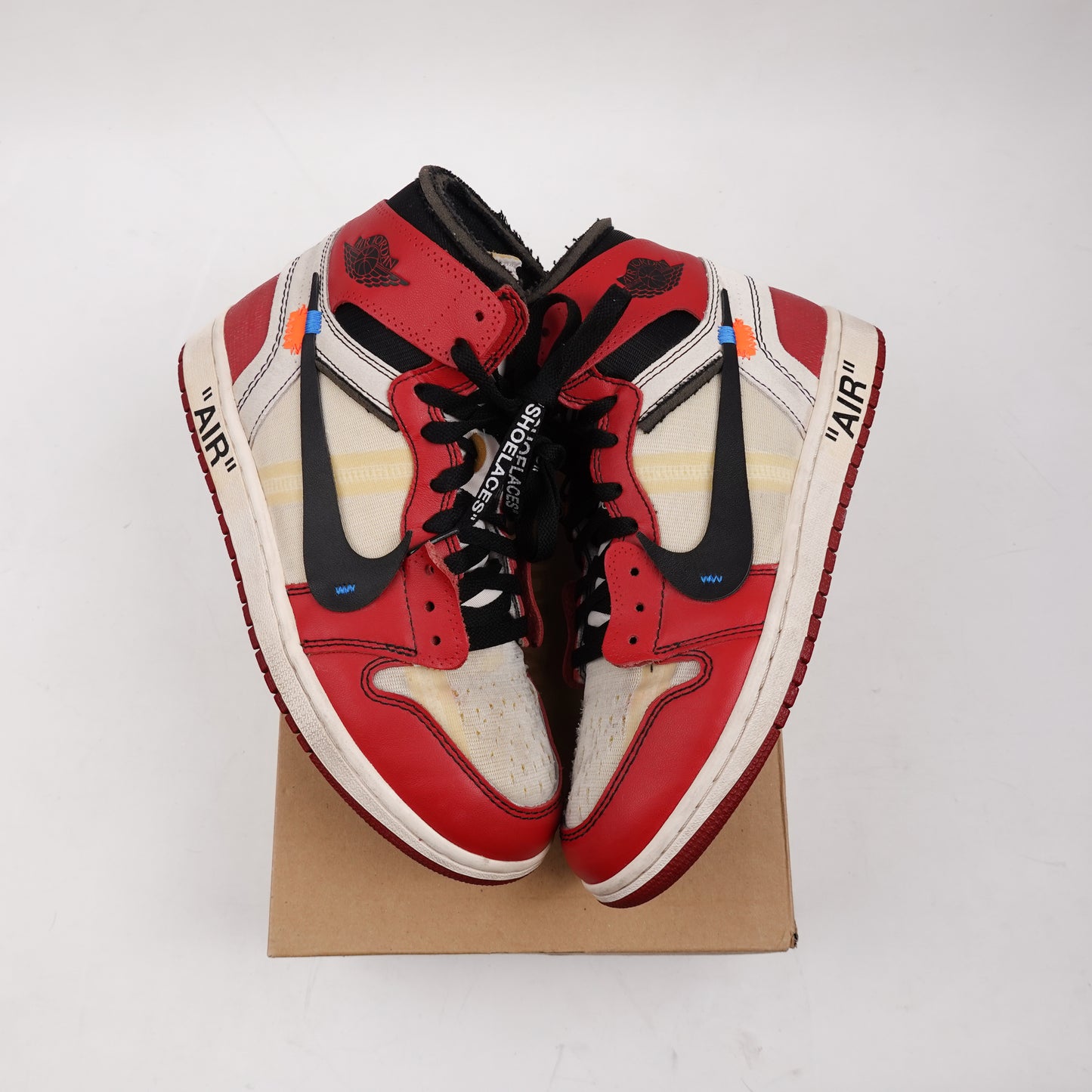 Off-White x Air Jordan 1 Retro High OG Chicago - Size 8