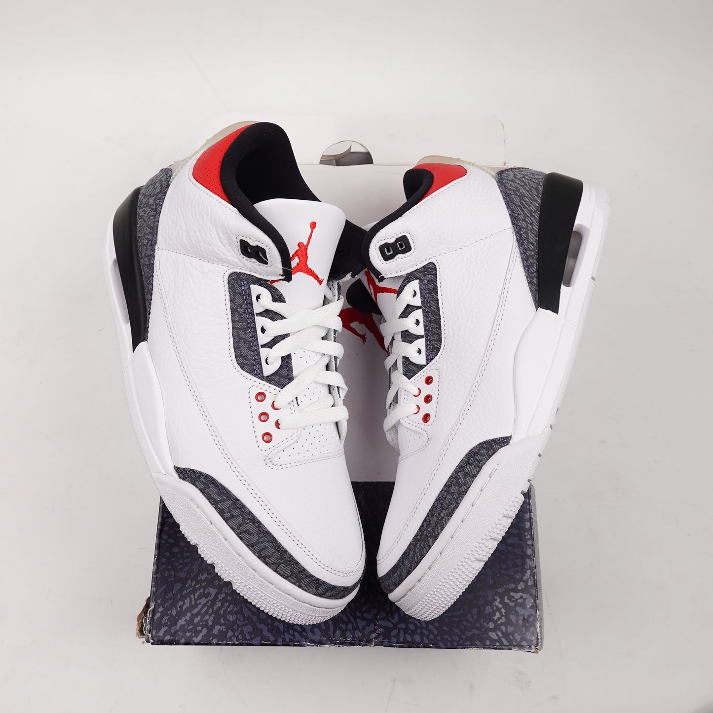 2020 Jordan 3 SE Fire Red Denim - Size 9.5