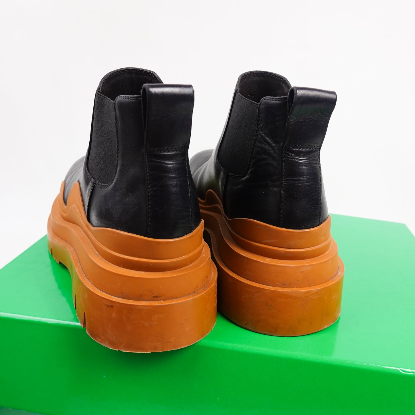 Bottega Veneta Black/Brown Tire Chelsea Boots - Size 9
