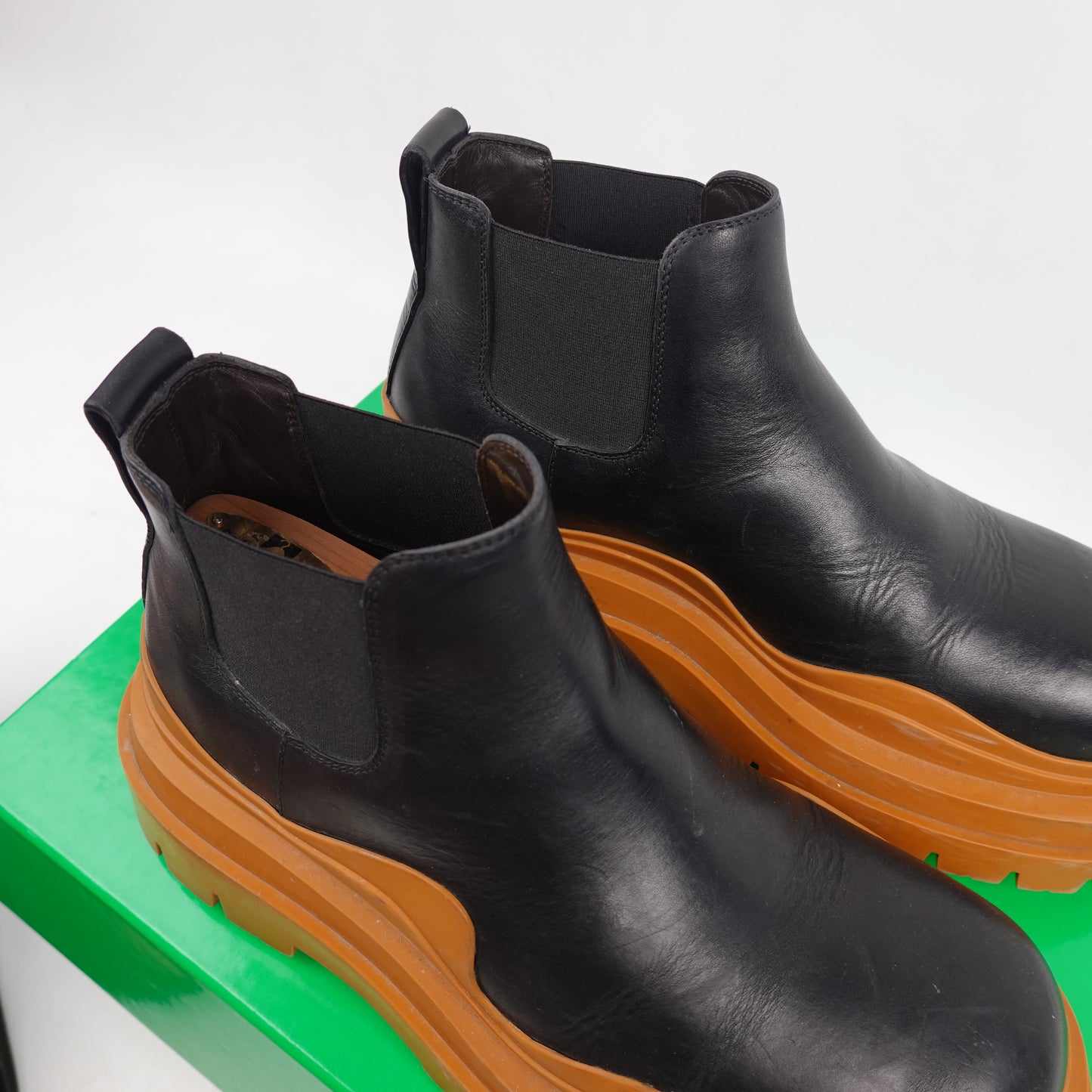 Bottega Veneta Black/Brown Tire Chelsea Boots - Size 9