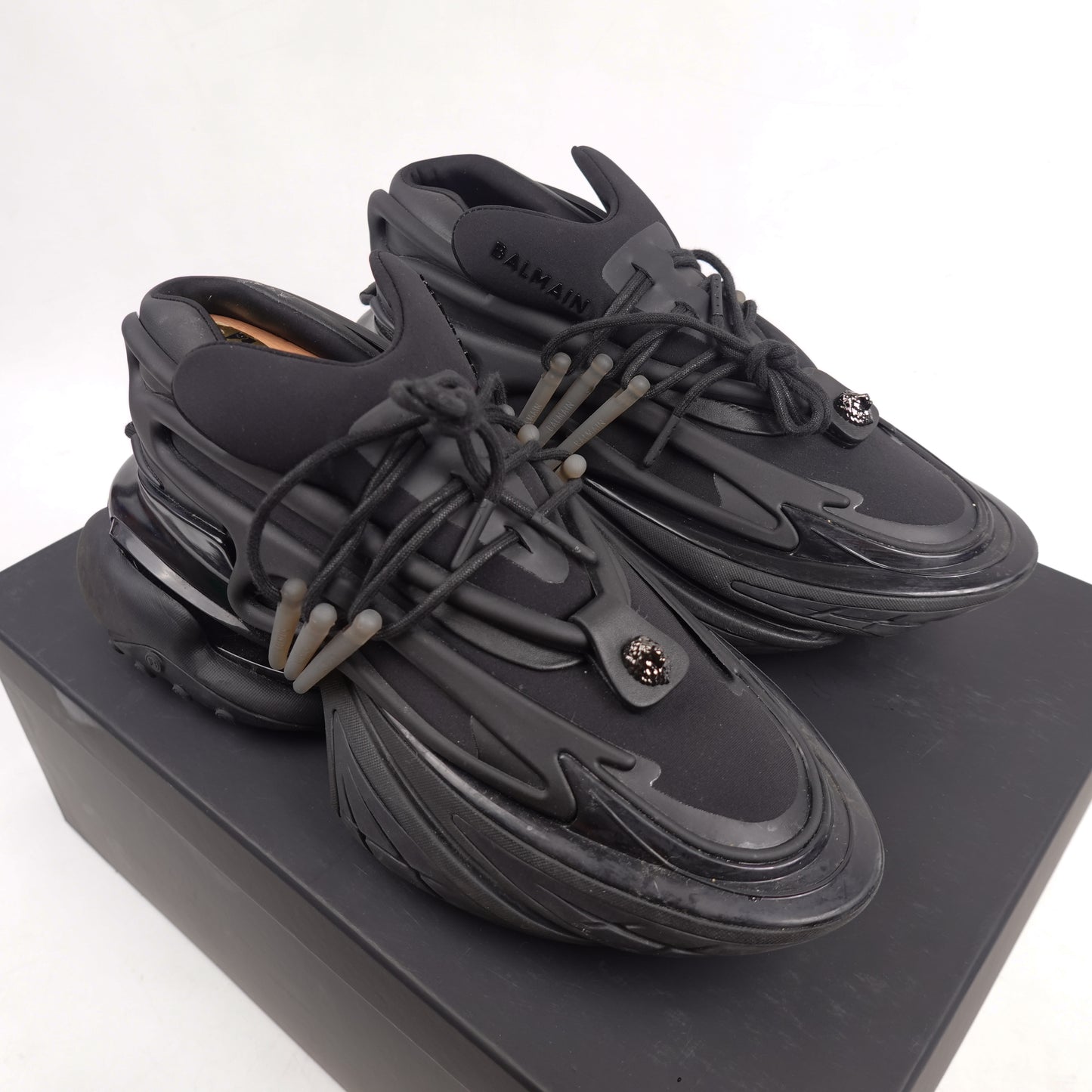 Balmain Leather Unicorn Low-Top Sneaker - Size 9
