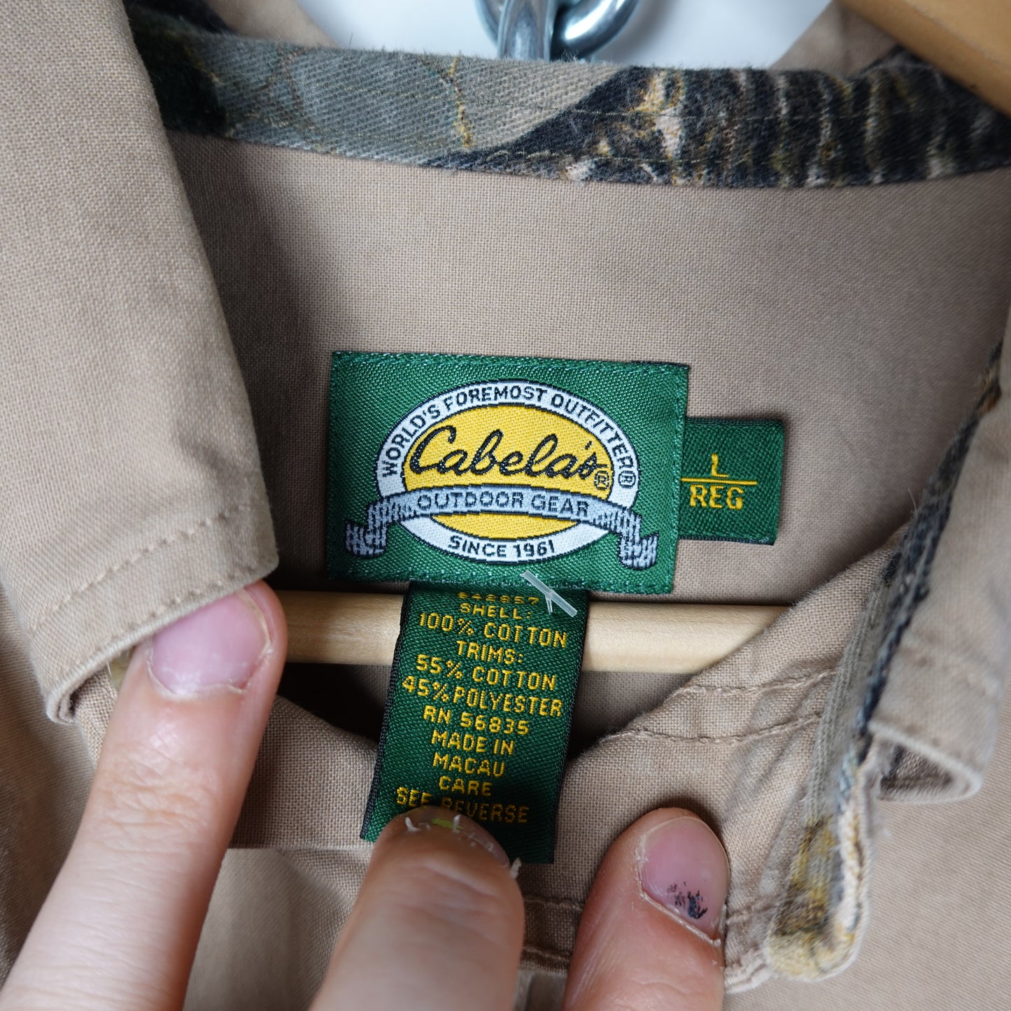 Cabela’s Khaki/Real Tree Button Up - Size L