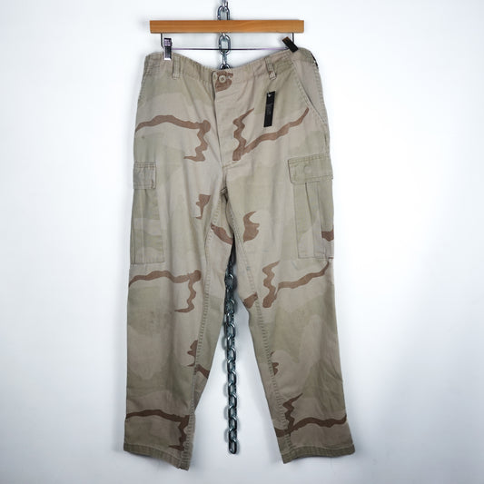 Vintage Desert Camo Pants - Size 32 Front Photo