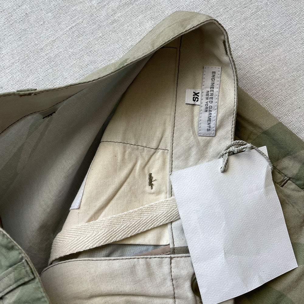 Engineered Garments / Sunset Short Khaki / Olive Leaf Print Cotton Poplin