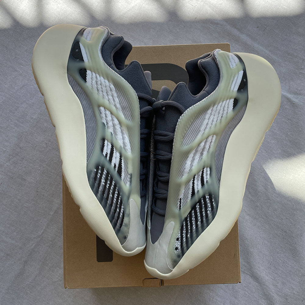 Yeezy 700 V3 'Fade Salt' - Size 10