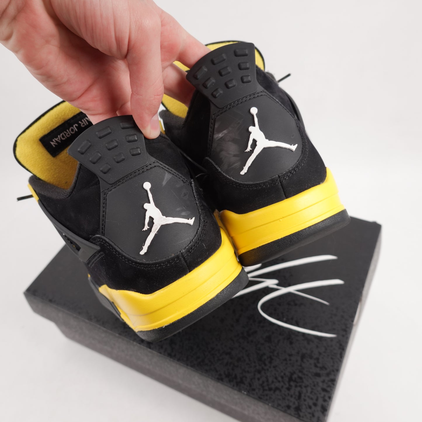 Jordan 4 Yellow Thunder - Size 9.5