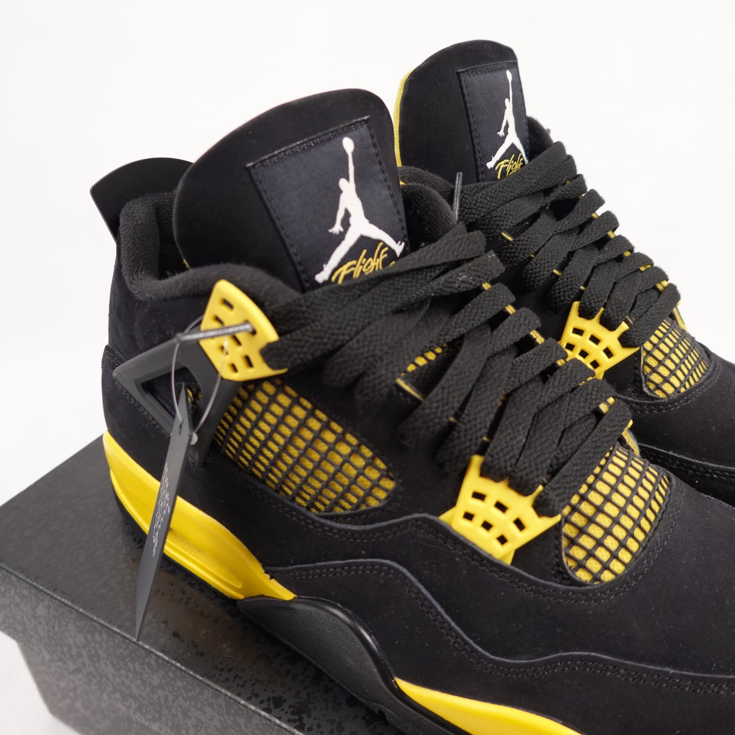Jordan 4 Yellow Thunder - Size 9.5