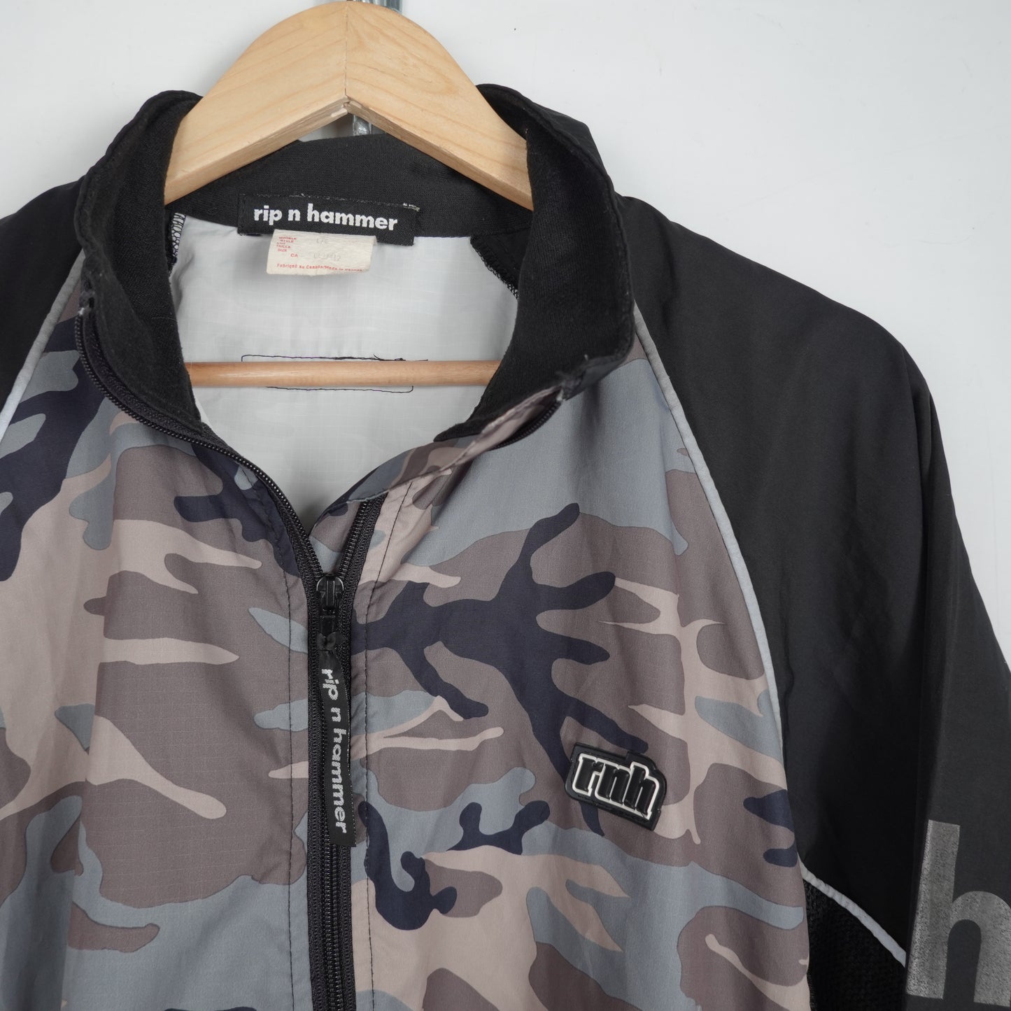 Rip N Hammer Camo Wind Breaker - Size L