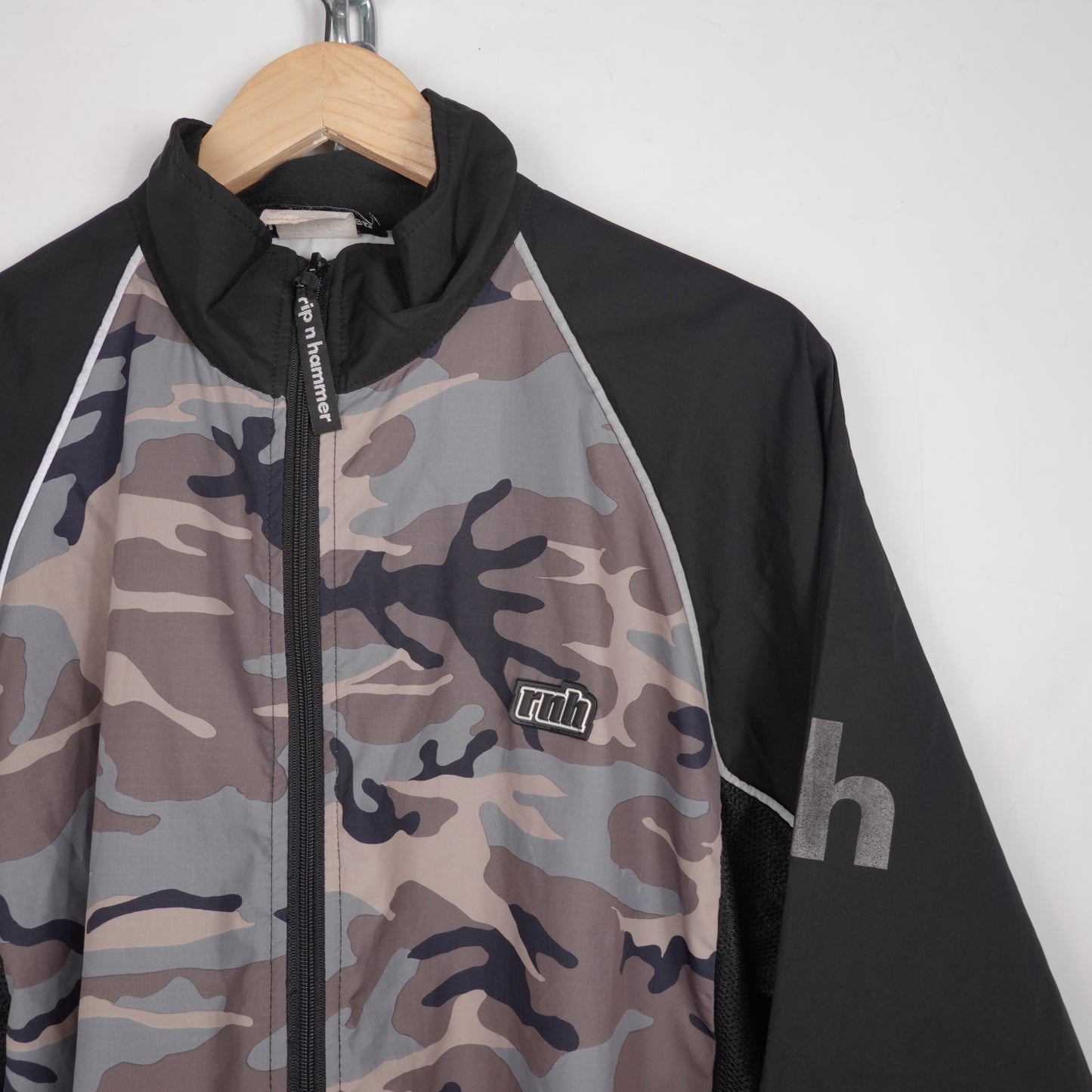 Rip N Hammer Camo Wind Breaker - Size L