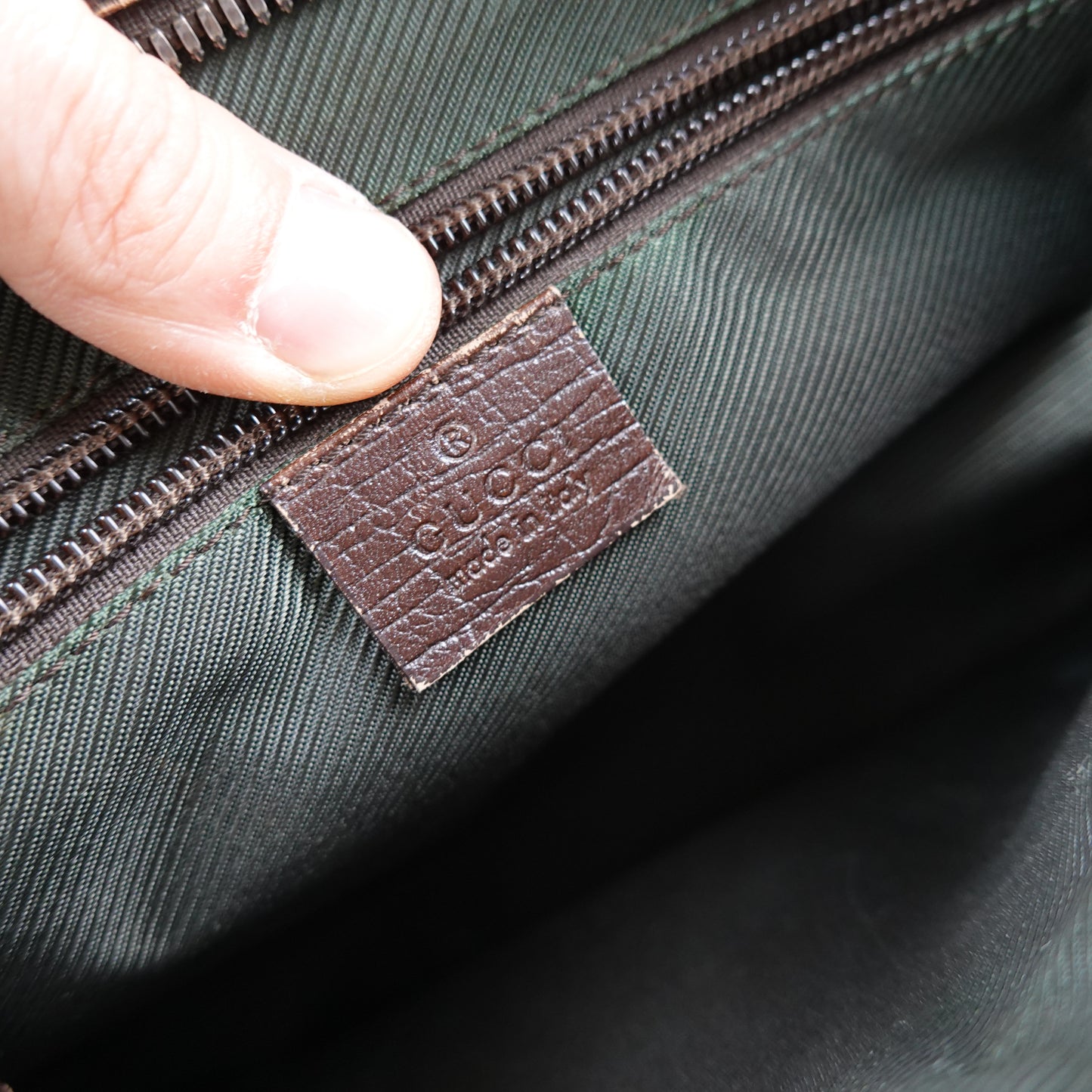 Gucci GG Supreme Cross Body Bag