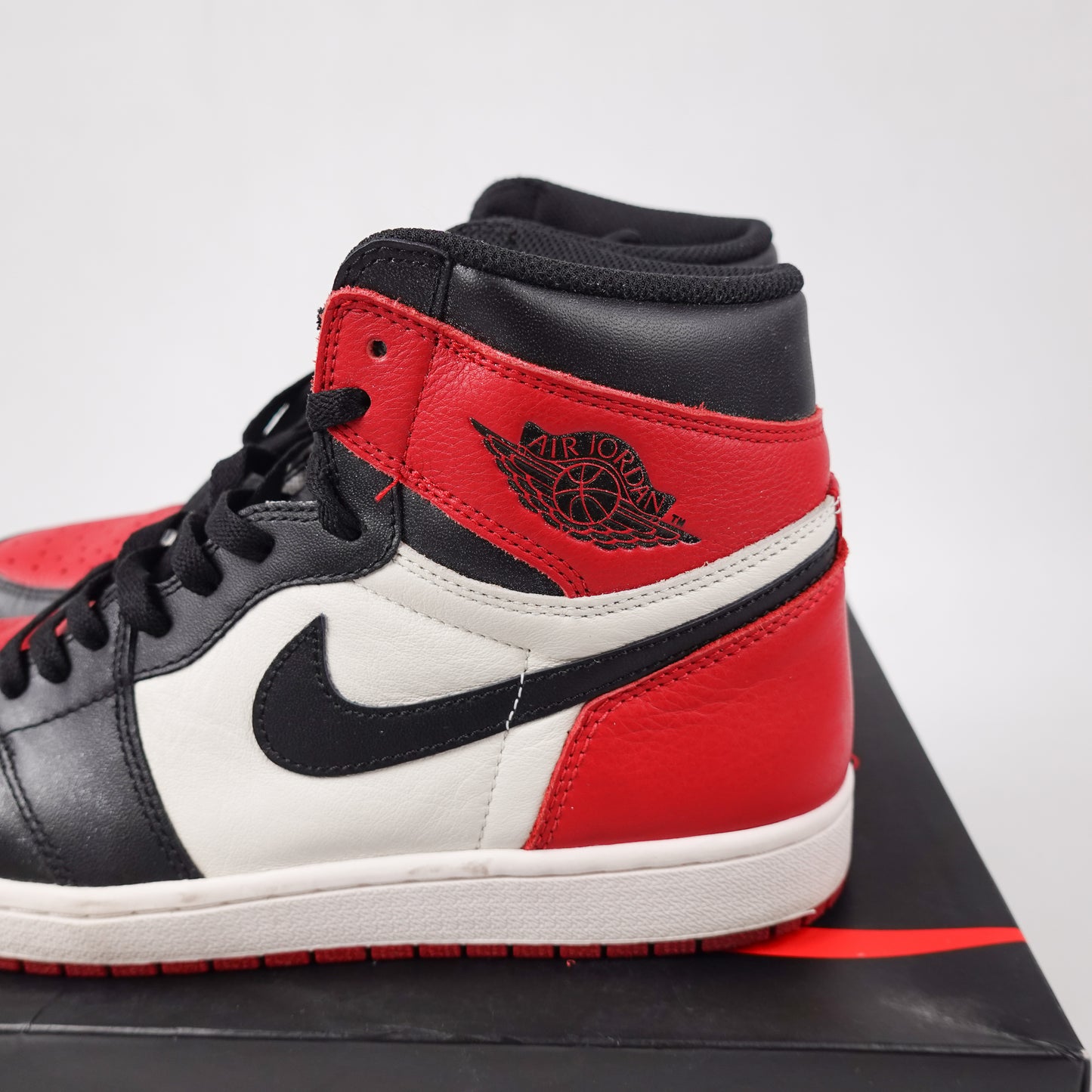2018 Jordan 1 Bred Toe - Size 11