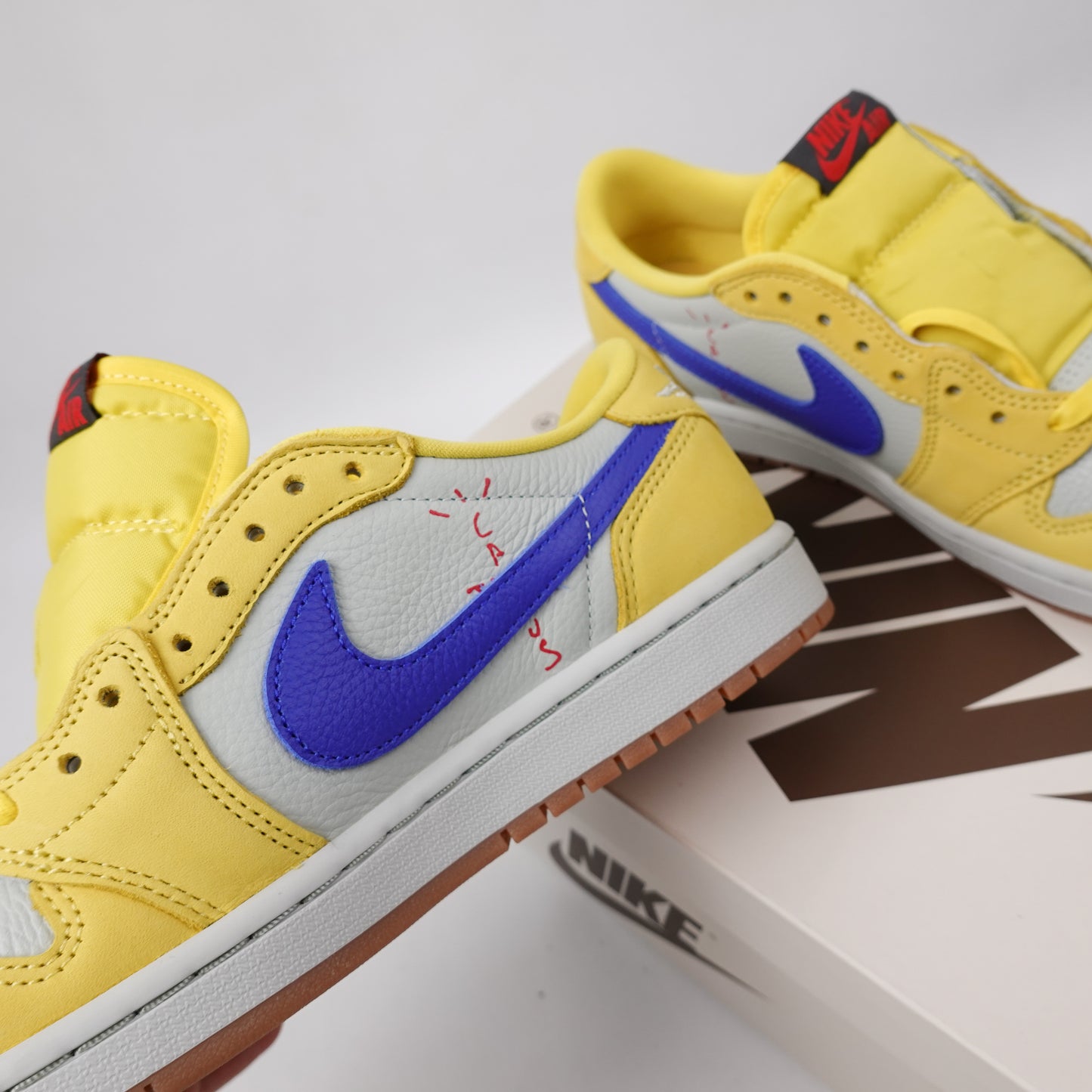 Jordan 1 Low OG SP Travis Scott Canary - Size 9W/7.5M