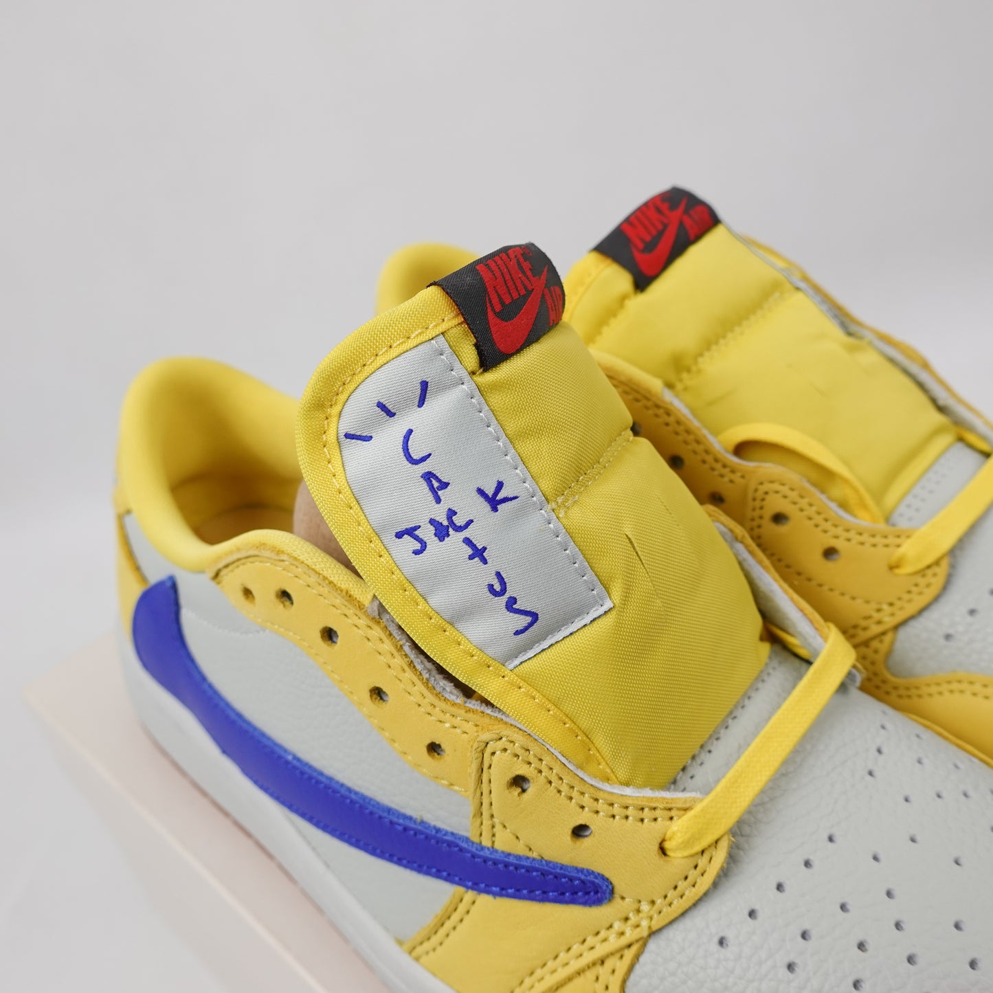 Jordan 1 Low OG SP Travis Scott Canary - Size 9W/7.5M