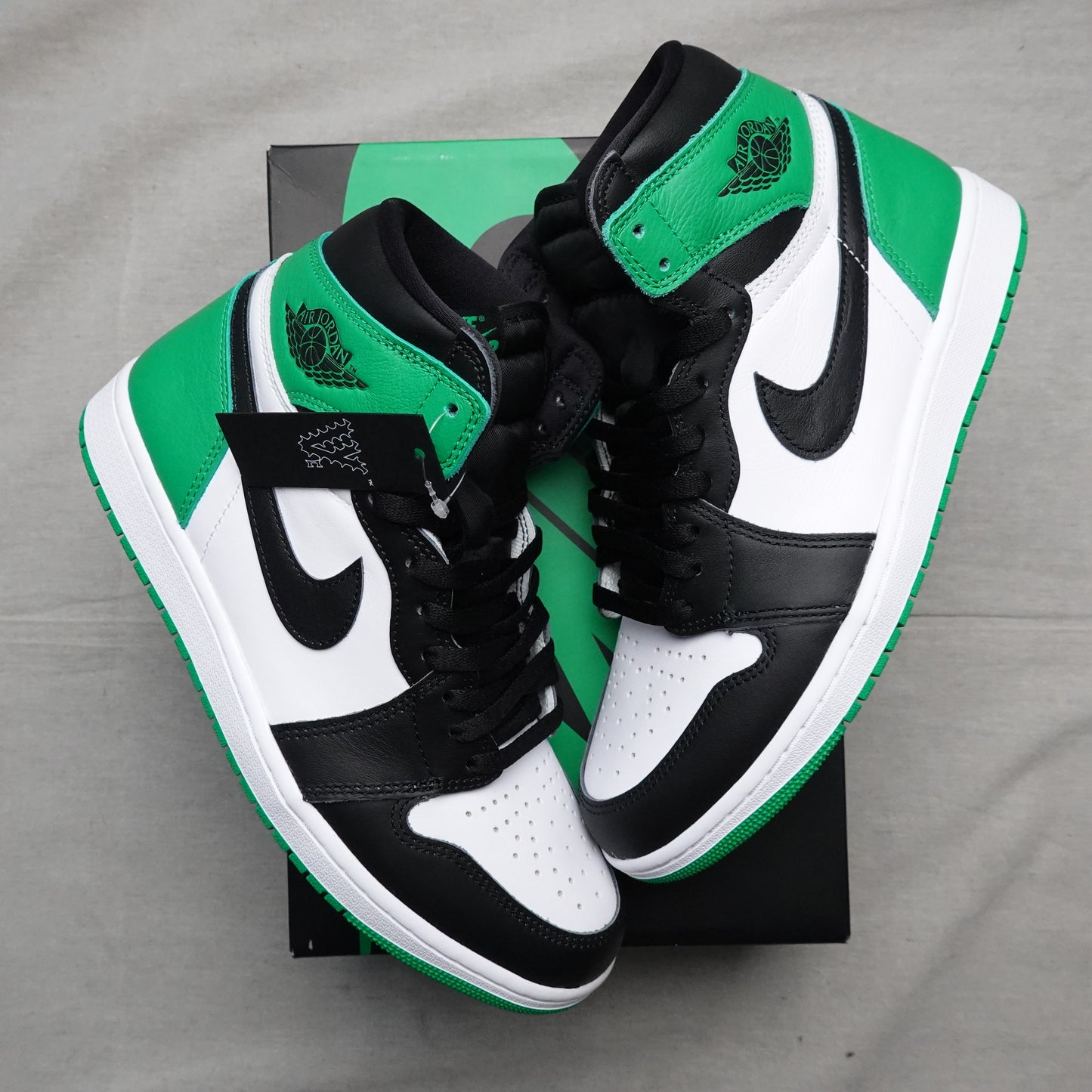 DS Jordan 1 Lucky Green - Size 10