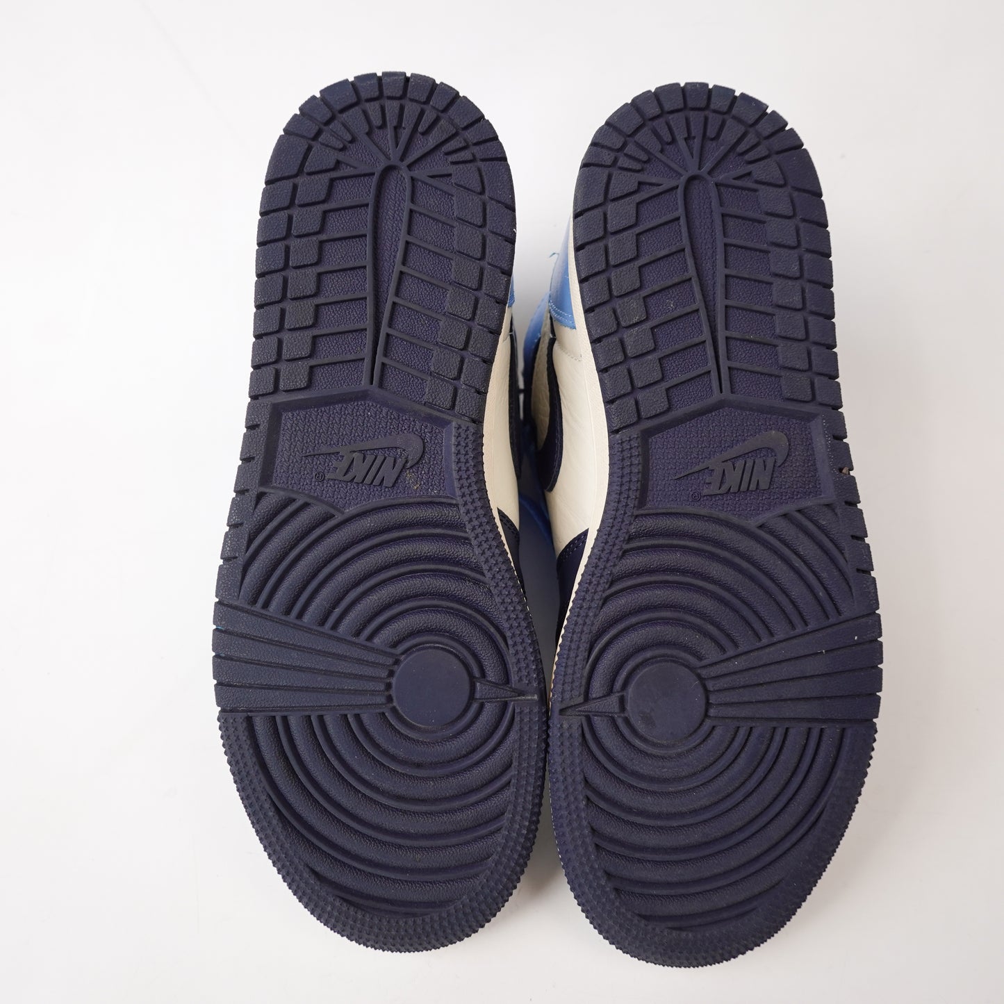 Jordan 1 / Obsidian / Size 5.5Y