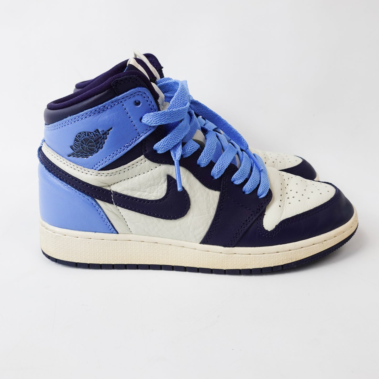 Jordan 1 / Obsidian / Size 5.5Y