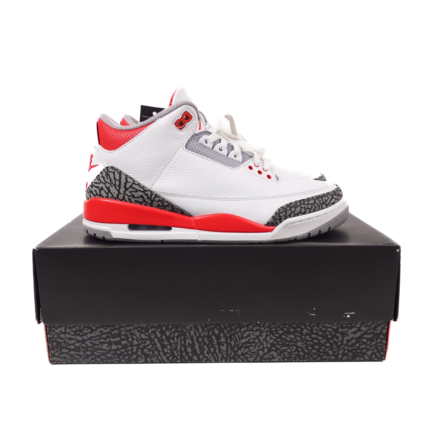 Jordan 3 Fire Red - Size 10.5
