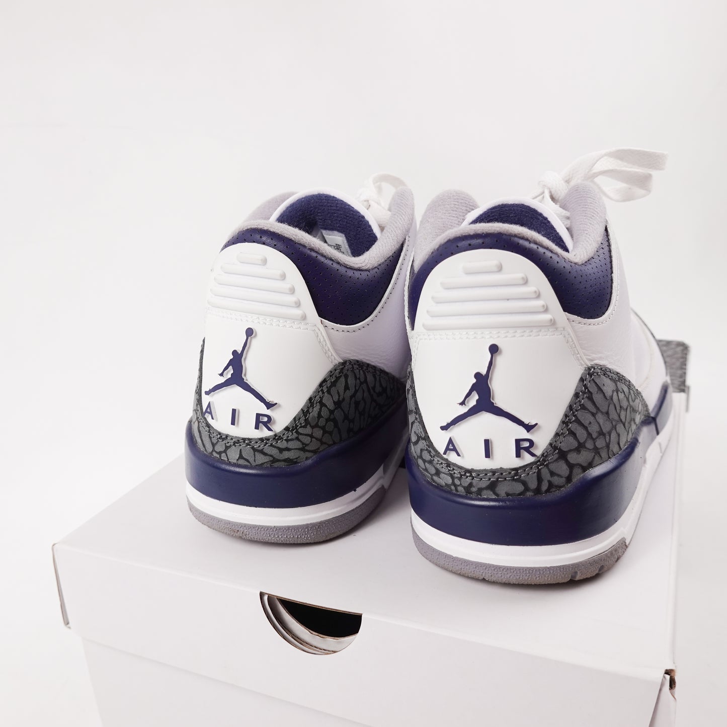 Jordan 3 Midnight Navy - Size 8.5