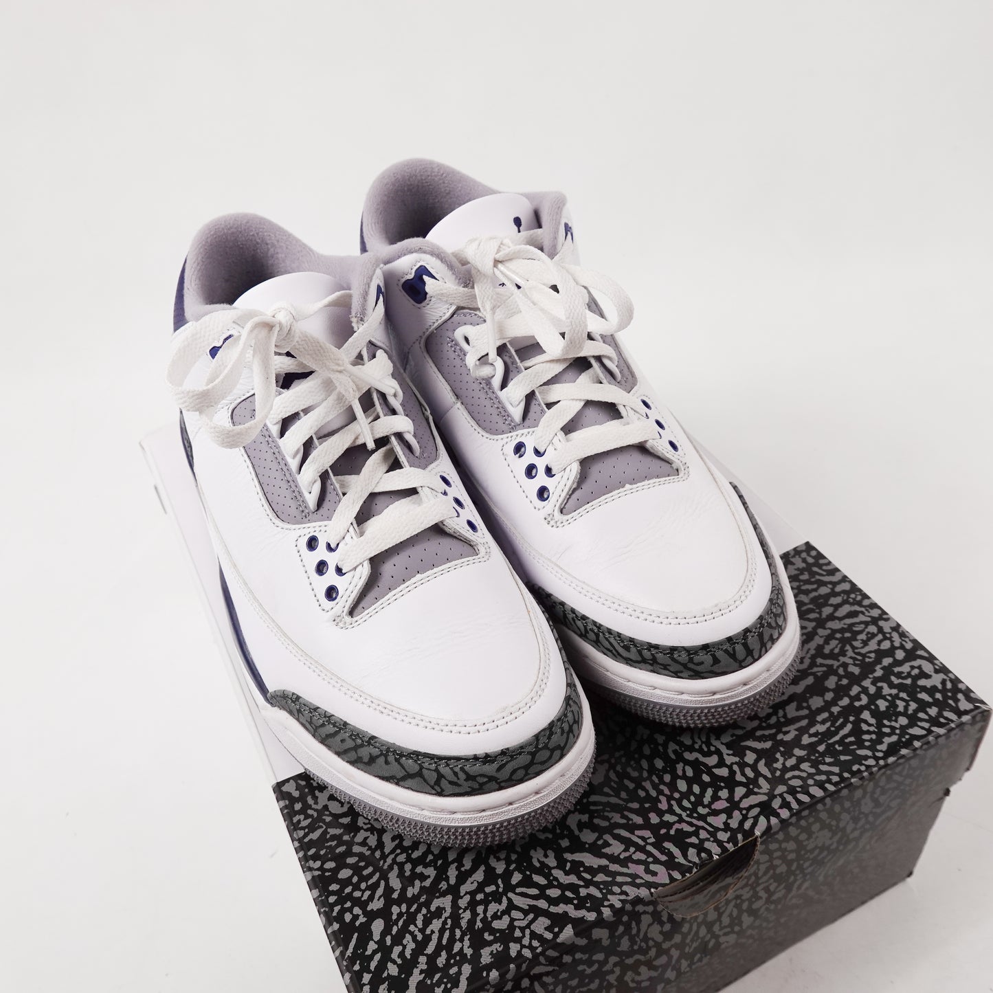 Jordan 3 Midnight Navy - Size 8.5