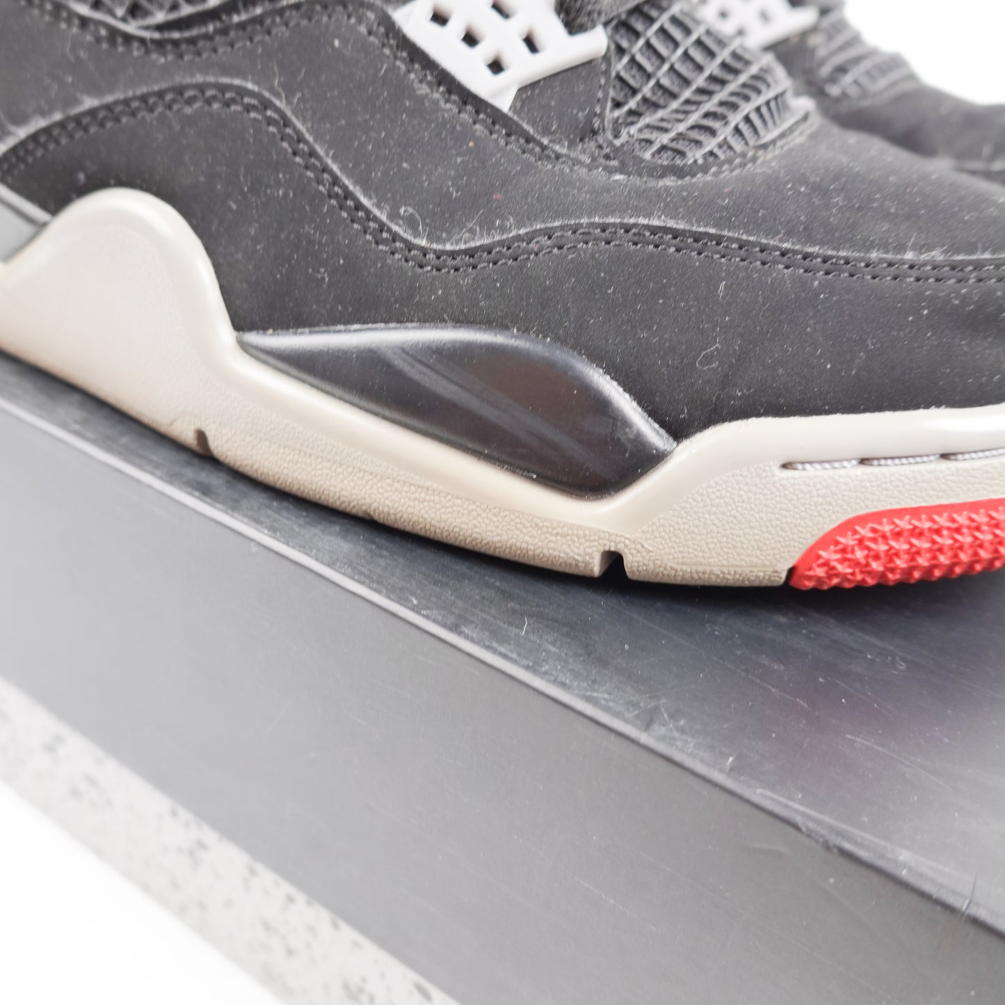 2018 Jordan 4 Bred - Size 10