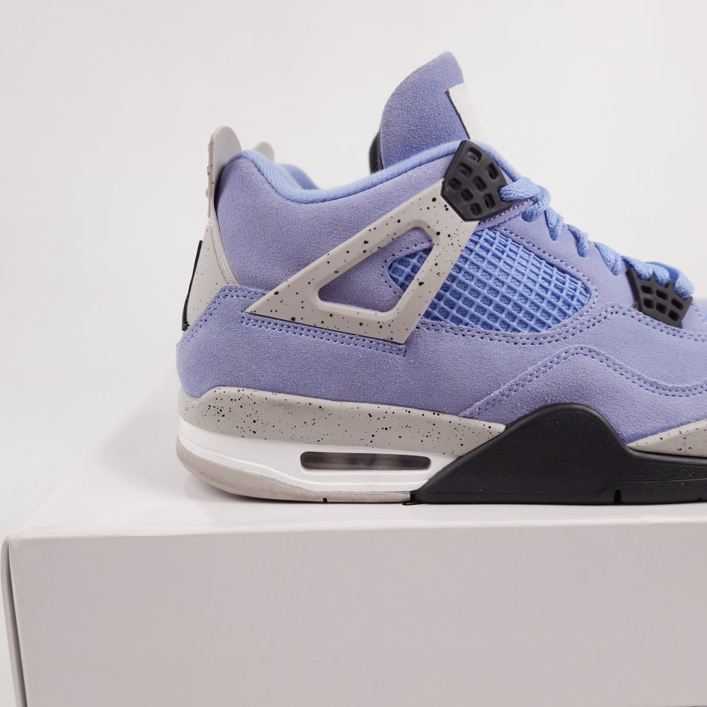 Jordan 4 University Blue - Size 10