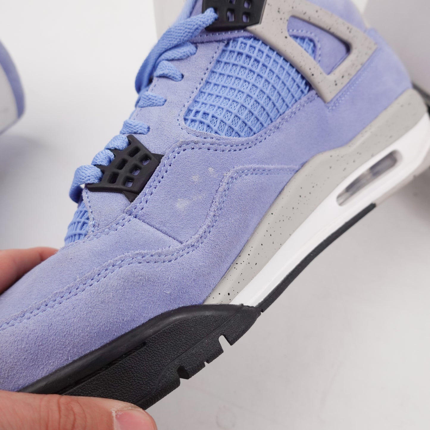 Jordan 4 University Blue - Size 10