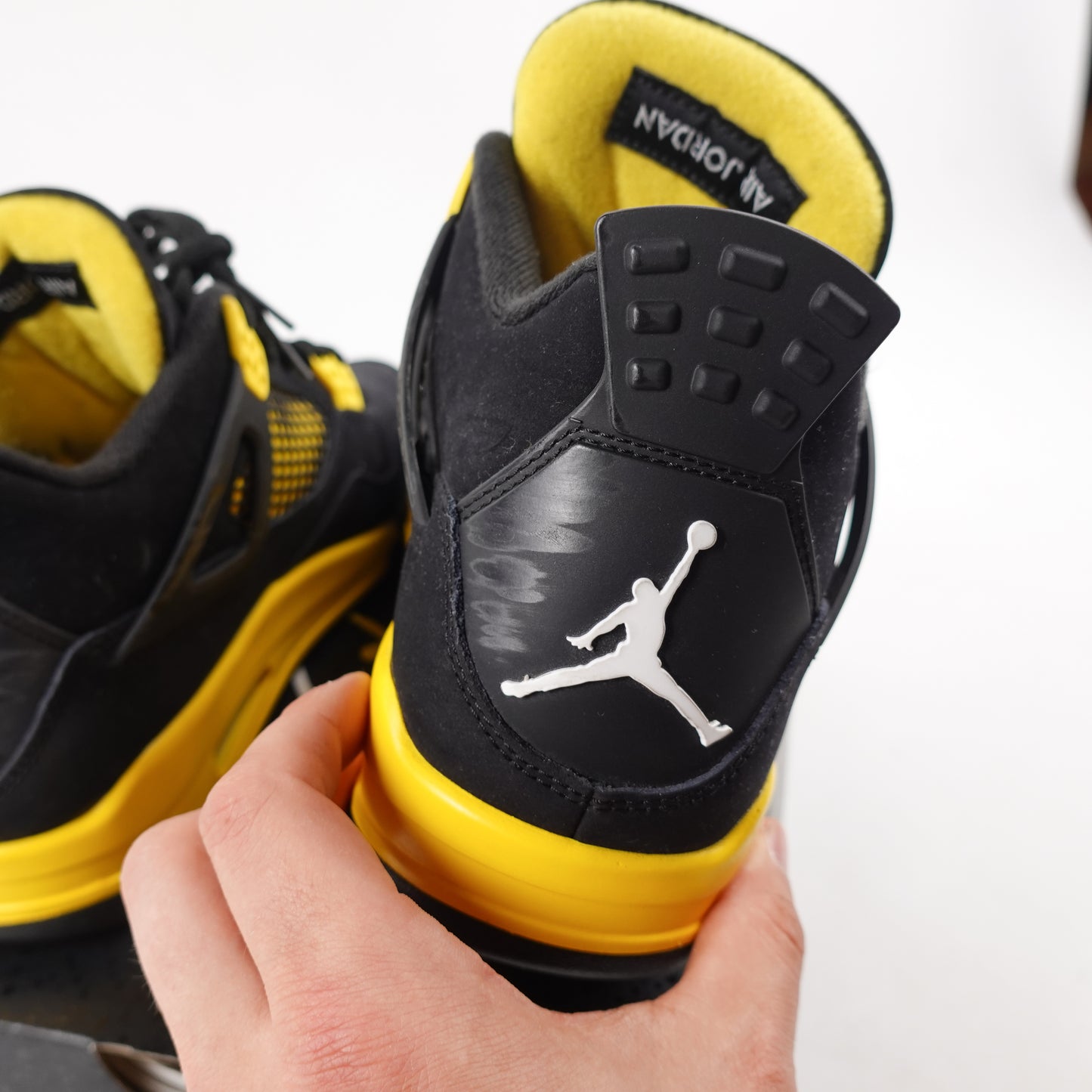 Jordan 4 Yellow Thunder - Size 9