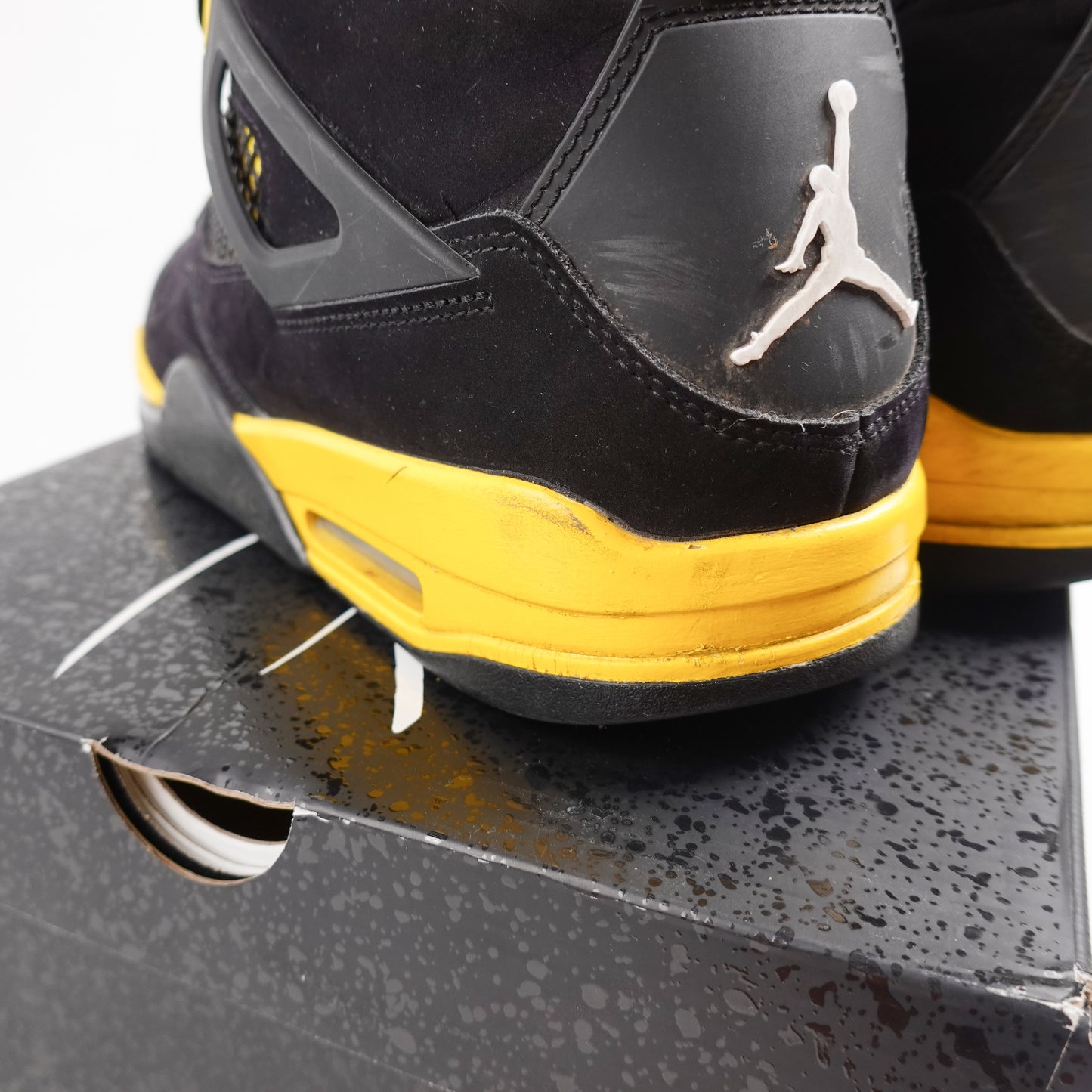 Jordan 4 Yellow Thunder - Size 13