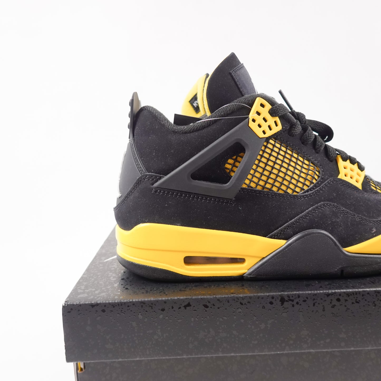 Jordan 4 Yellow Thunder - Size 9