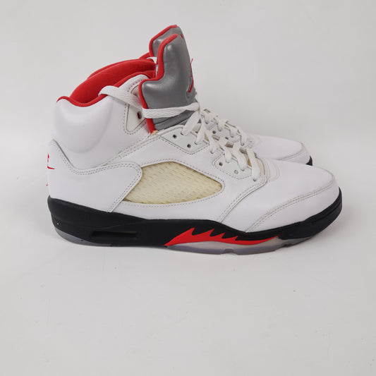 Jordan 5 Fire Red - Size 9.5
