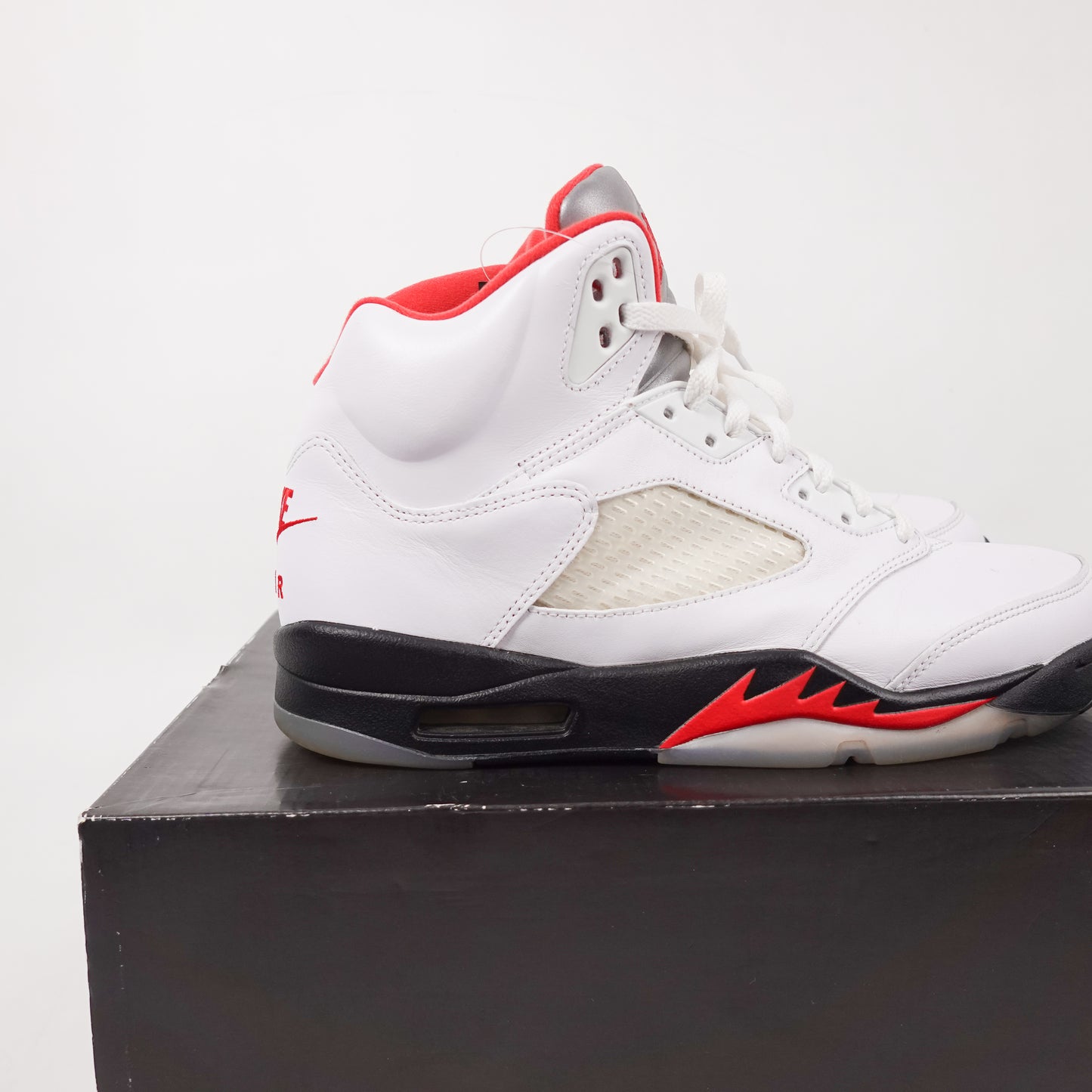2020 Jordan 5 Fire Red Silver Tongue - Size 10.5