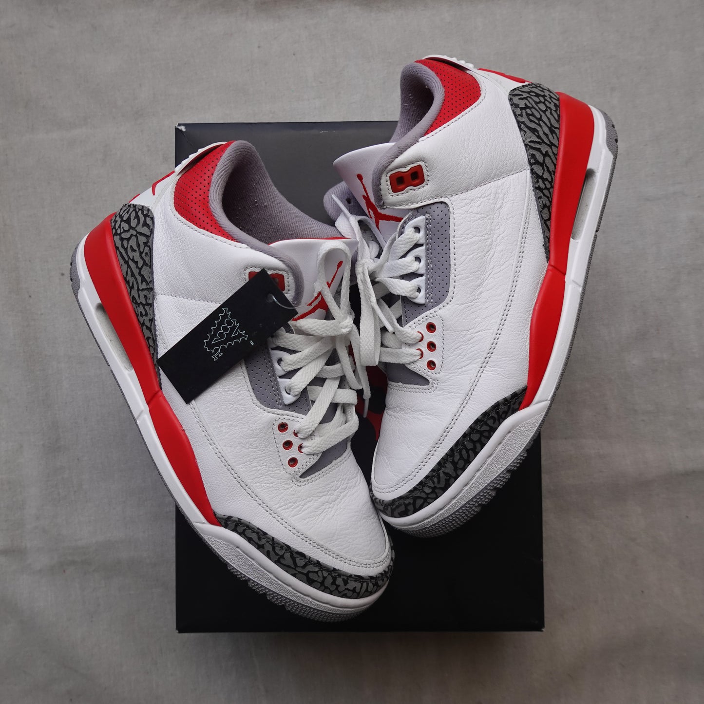Jordan 3 Fire Red - Size 8M