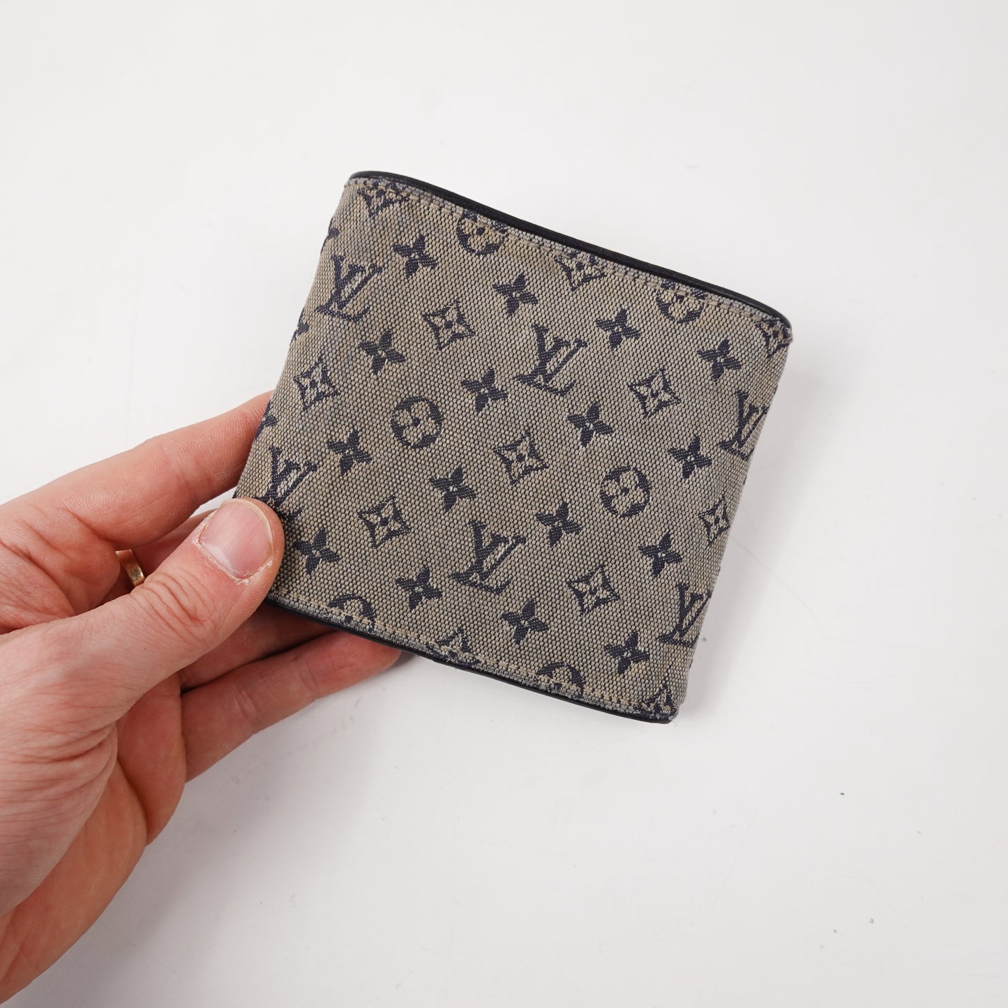 Louis Vuitton Mini Lin Wallet