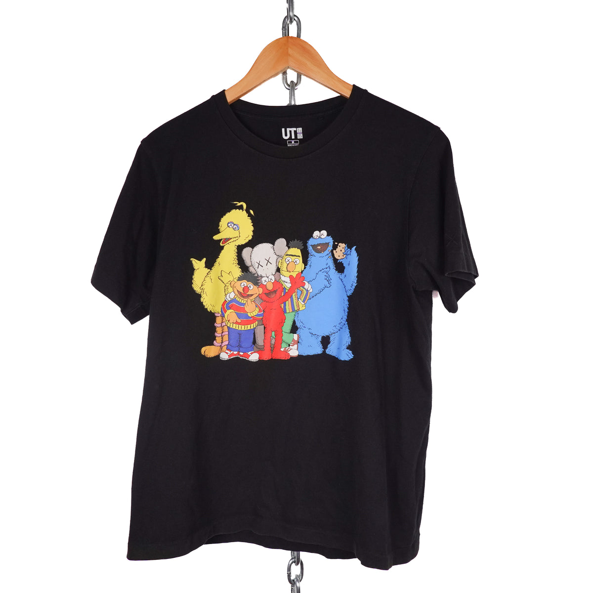 Uniqlo x Kaws Sesame Street - Size M