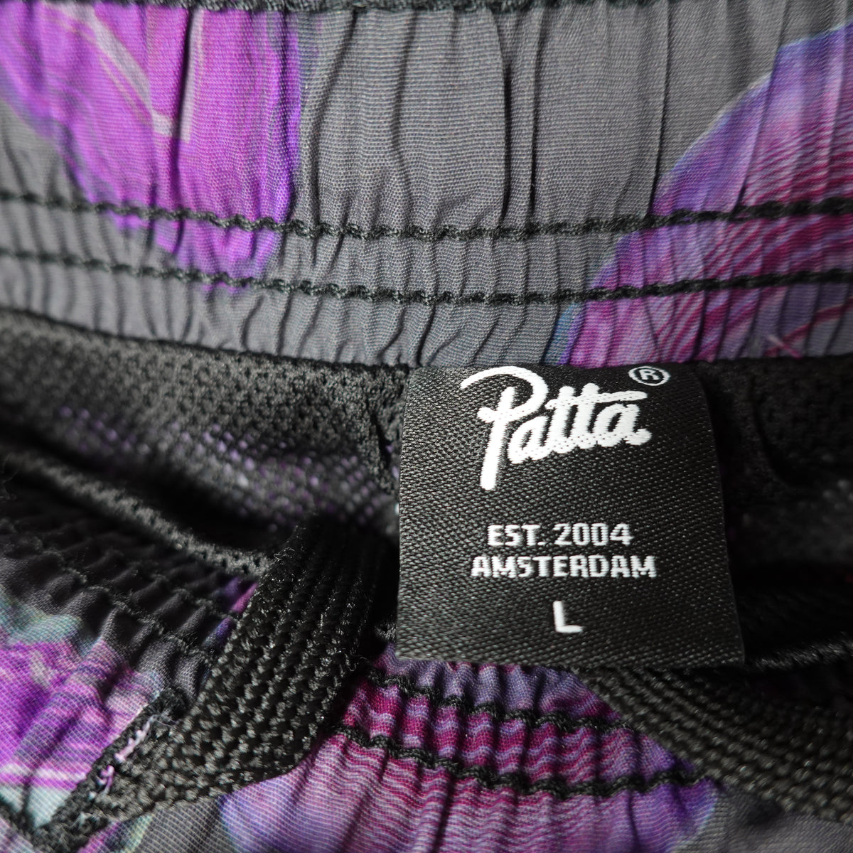 Patta Patterned Shorts - Size L