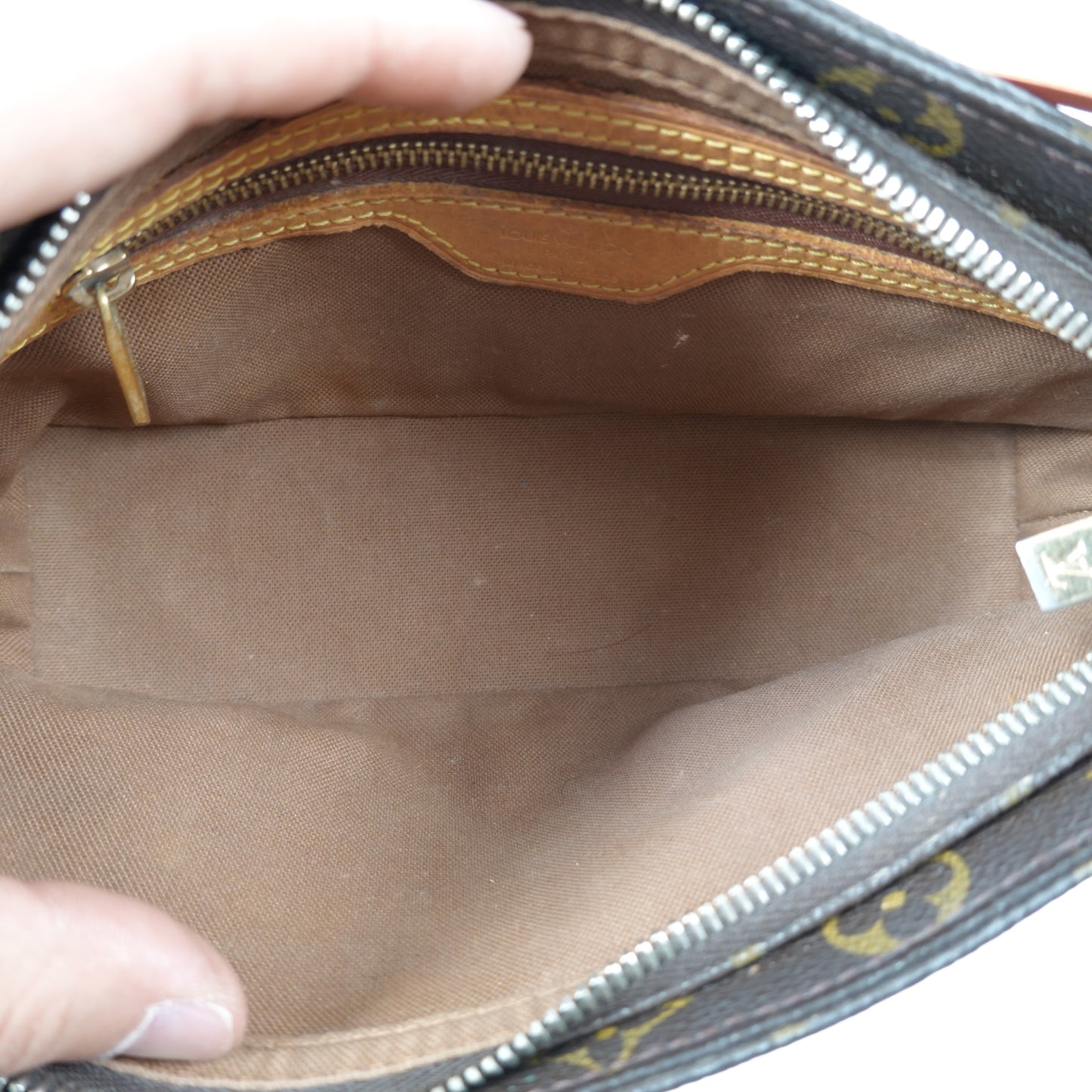 2002 Louis Vuitton Monogram Trotteur Bag