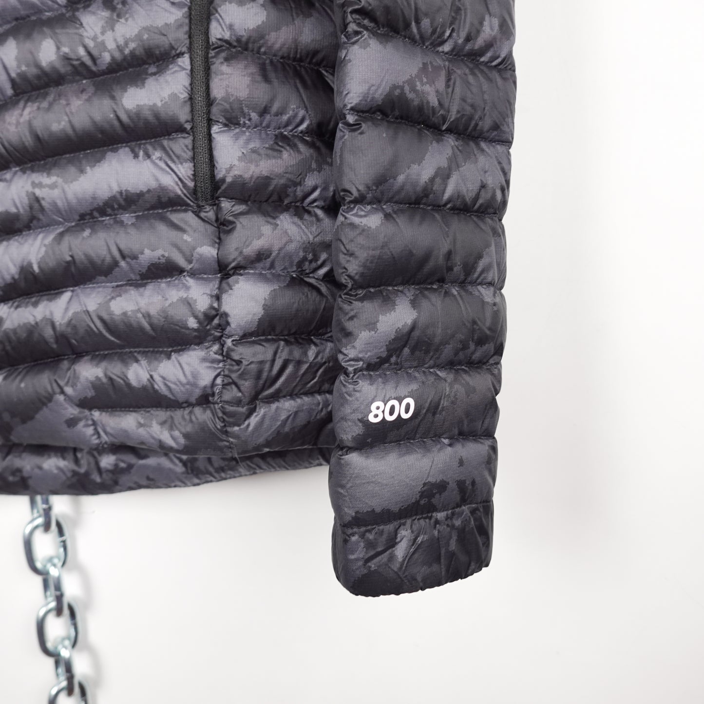 Mountain Hardware 800 Down Camo Jacket - Size M